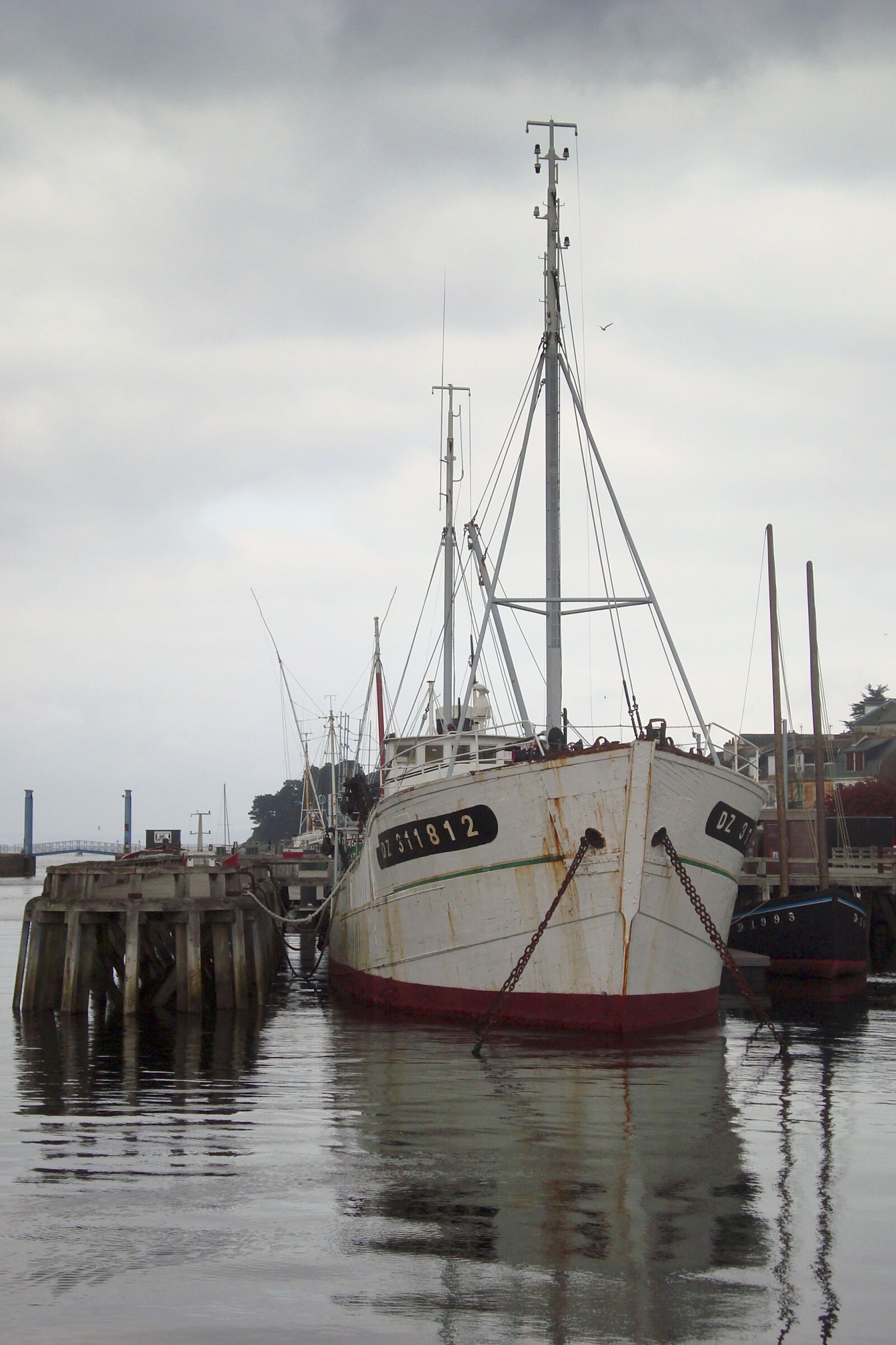 Sony Cyber-shot DSC-W120 sample photo. Old, boats, douarnenez photography