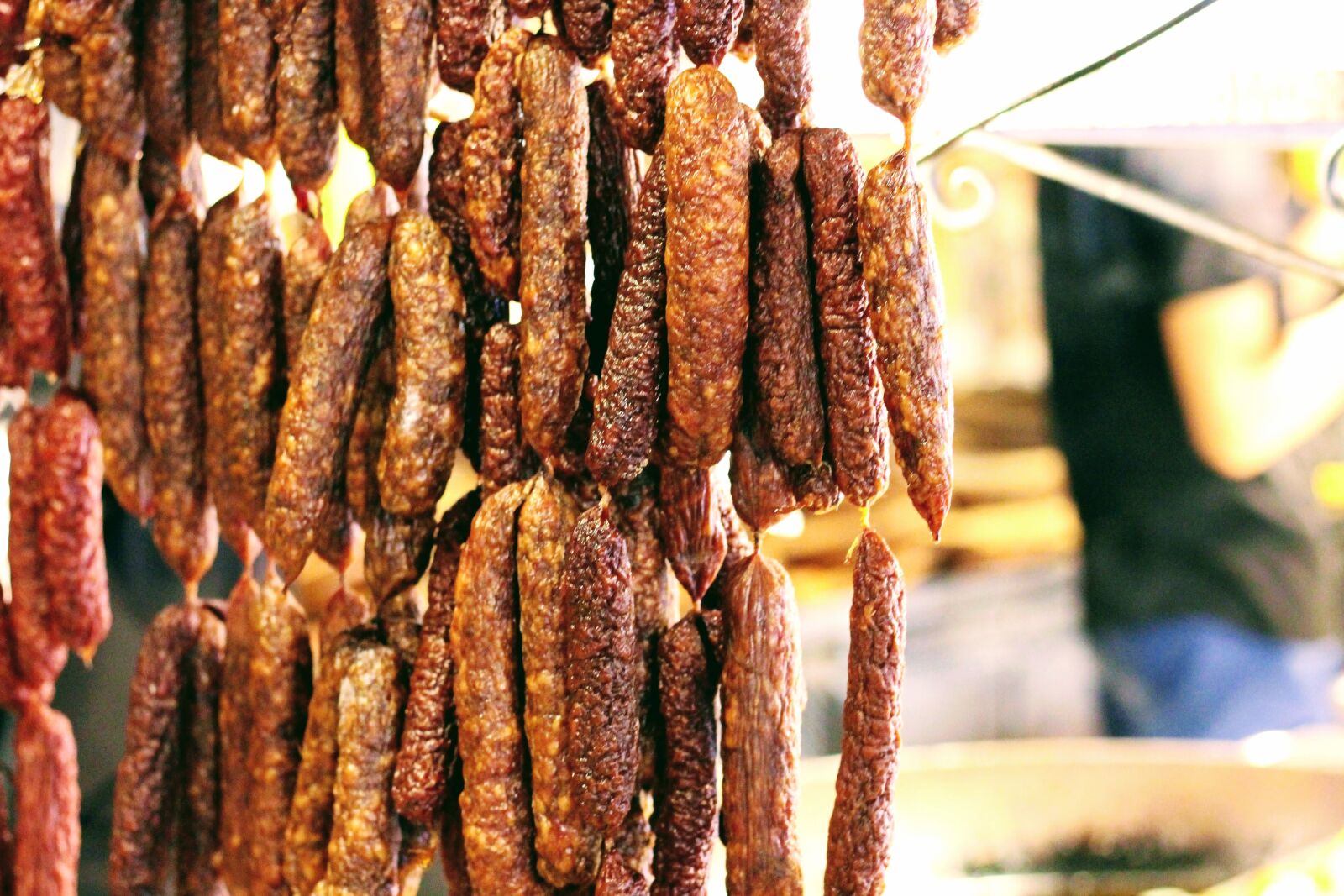 Canon EOS 700D (EOS Rebel T5i / EOS Kiss X7i) + Canon EF 50mm F1.8 STM sample photo. Sausage, beer, eat photography