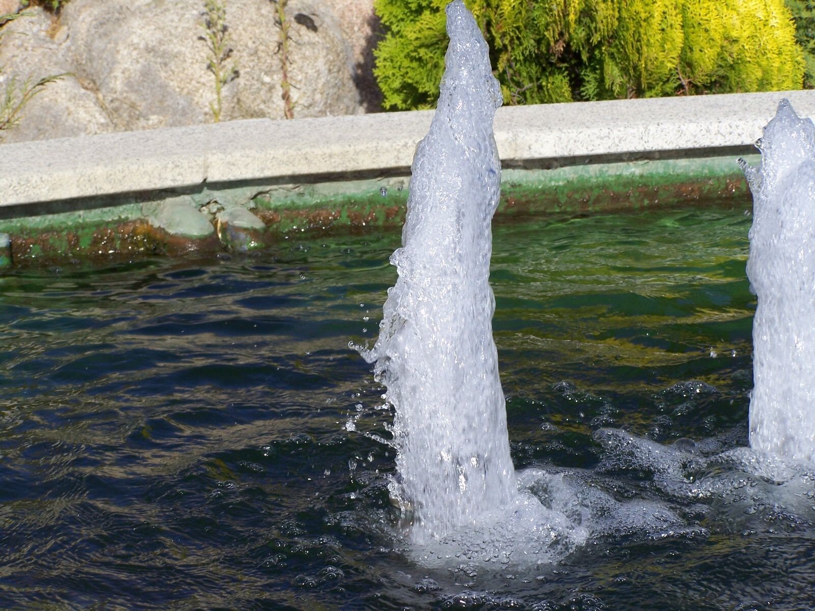 Kodak EASYSHARE Z710 ZOOM DIGITAL CAMERA sample photo. Water, source, jets photography