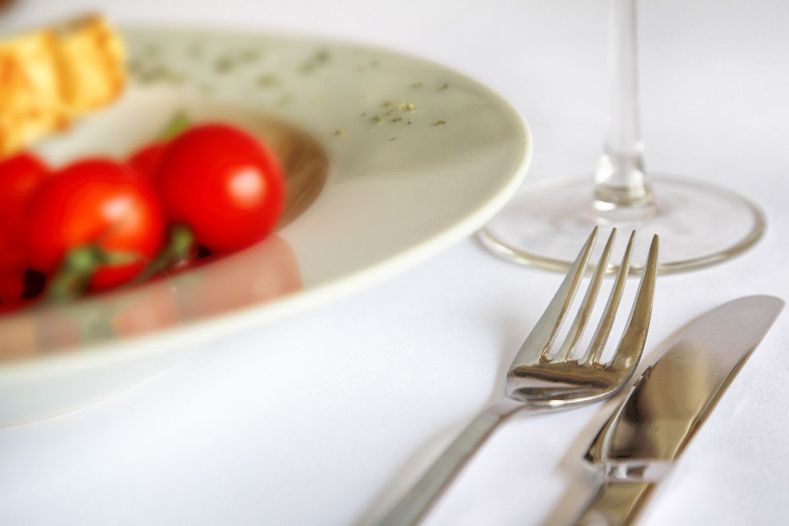 Canon EOS 650D (EOS Rebel T4i / EOS Kiss X6i) sample photo. Eat, gedeckter table, cutlery photography