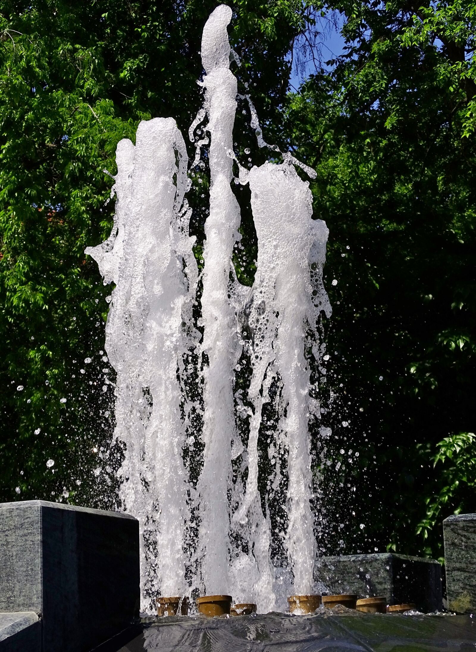 Sony Cyber-shot DSC-HX400V sample photo. Fontan, water, fountain photography