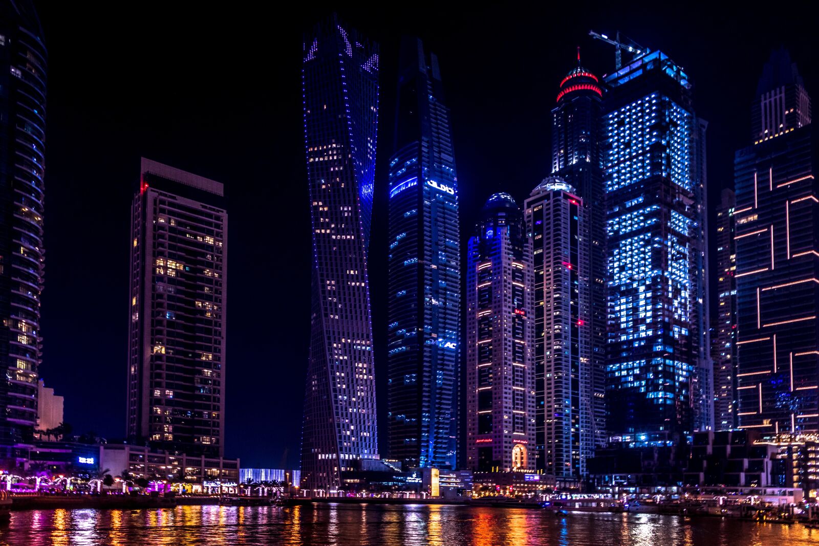 Canon EF-S 18-135mm F3.5-5.6 IS USM sample photo. Dubai, sky, architecture photography