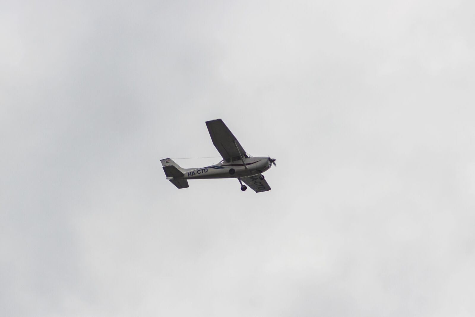 Canon EF75-300mm f/4-5.6 sample photo. Aircraft, flying, flight photography