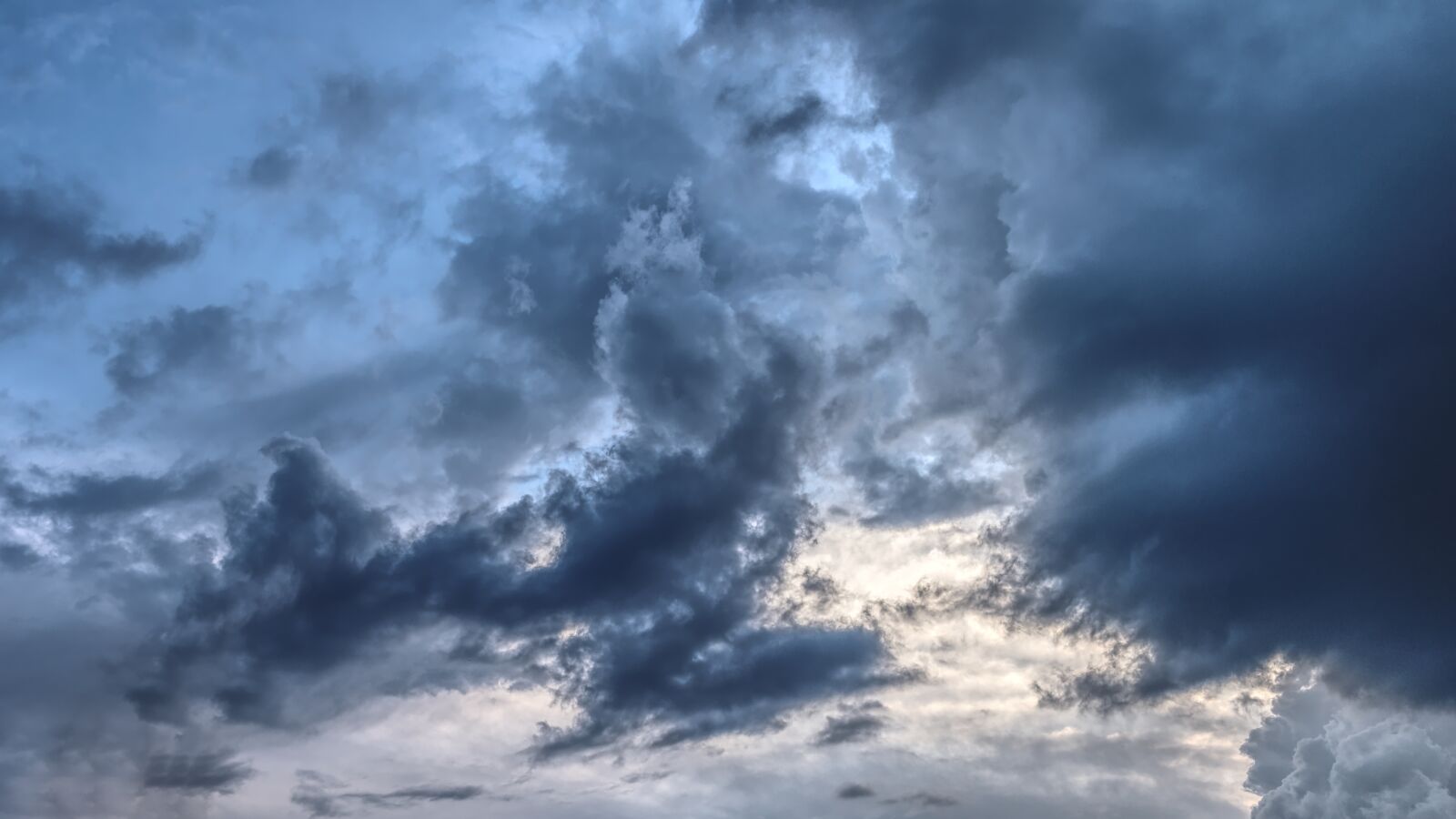 Sony a6300 + Sigma 30mm F2.8 EX DN sample photo. Thunderstorm, clouds, thundercloud photography