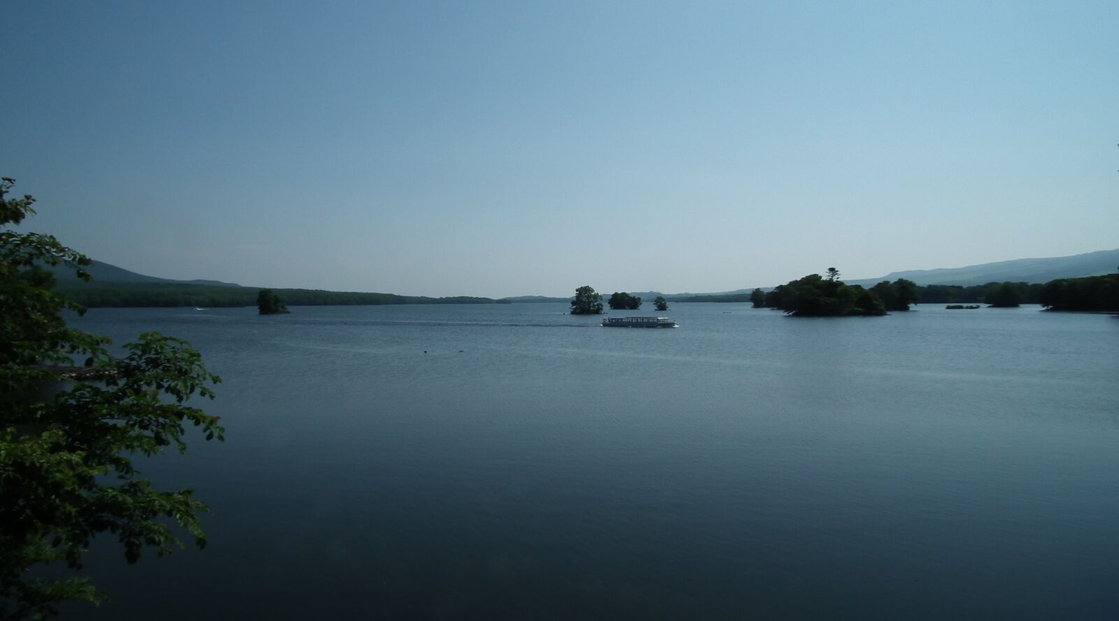 FujiFilm FinePix HS10 (FinePix HS11) sample photo. Hokkaido, onuma park, cruise photography