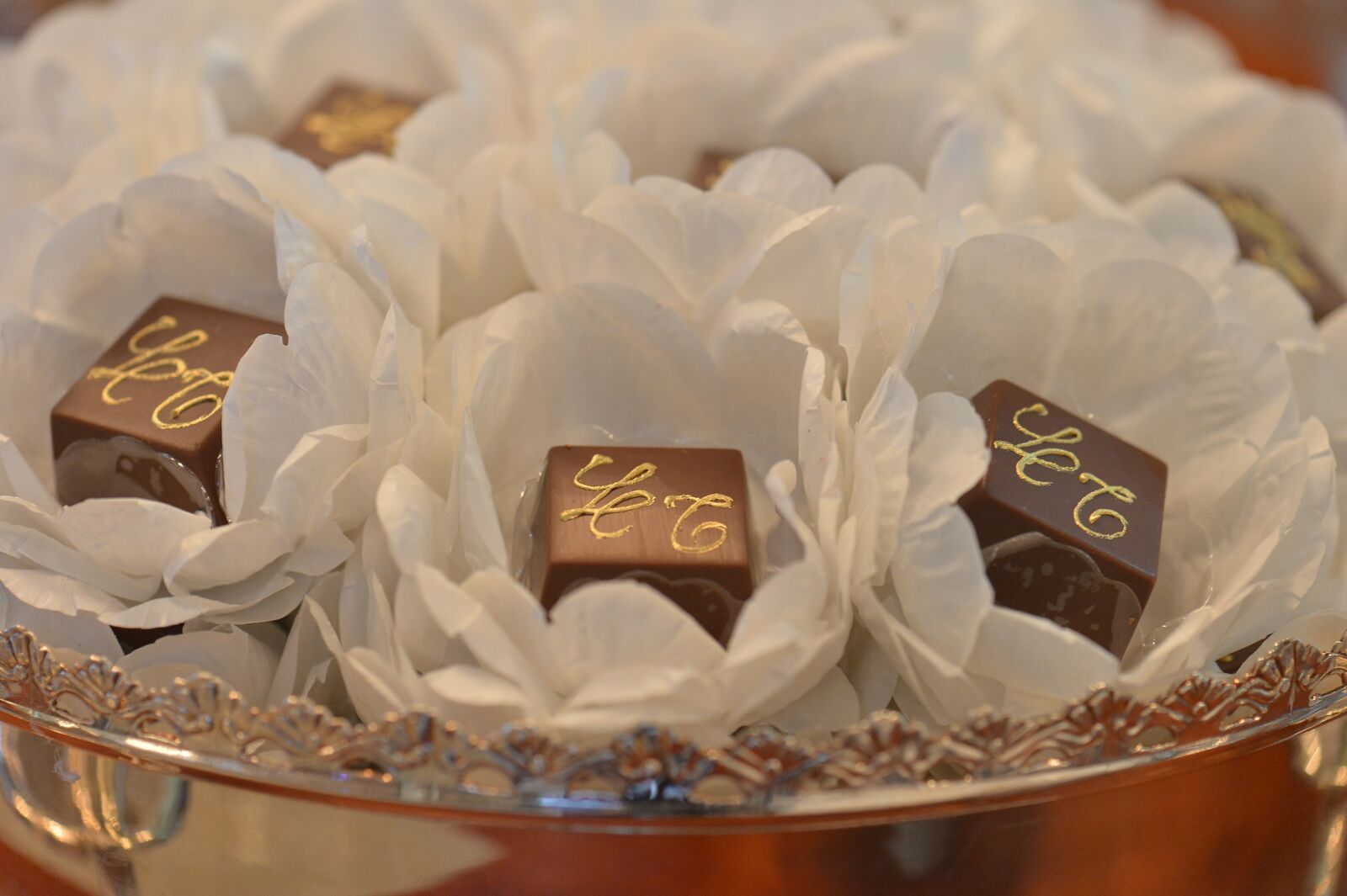 Nikon D4 sample photo. Candy, marriage, table photography