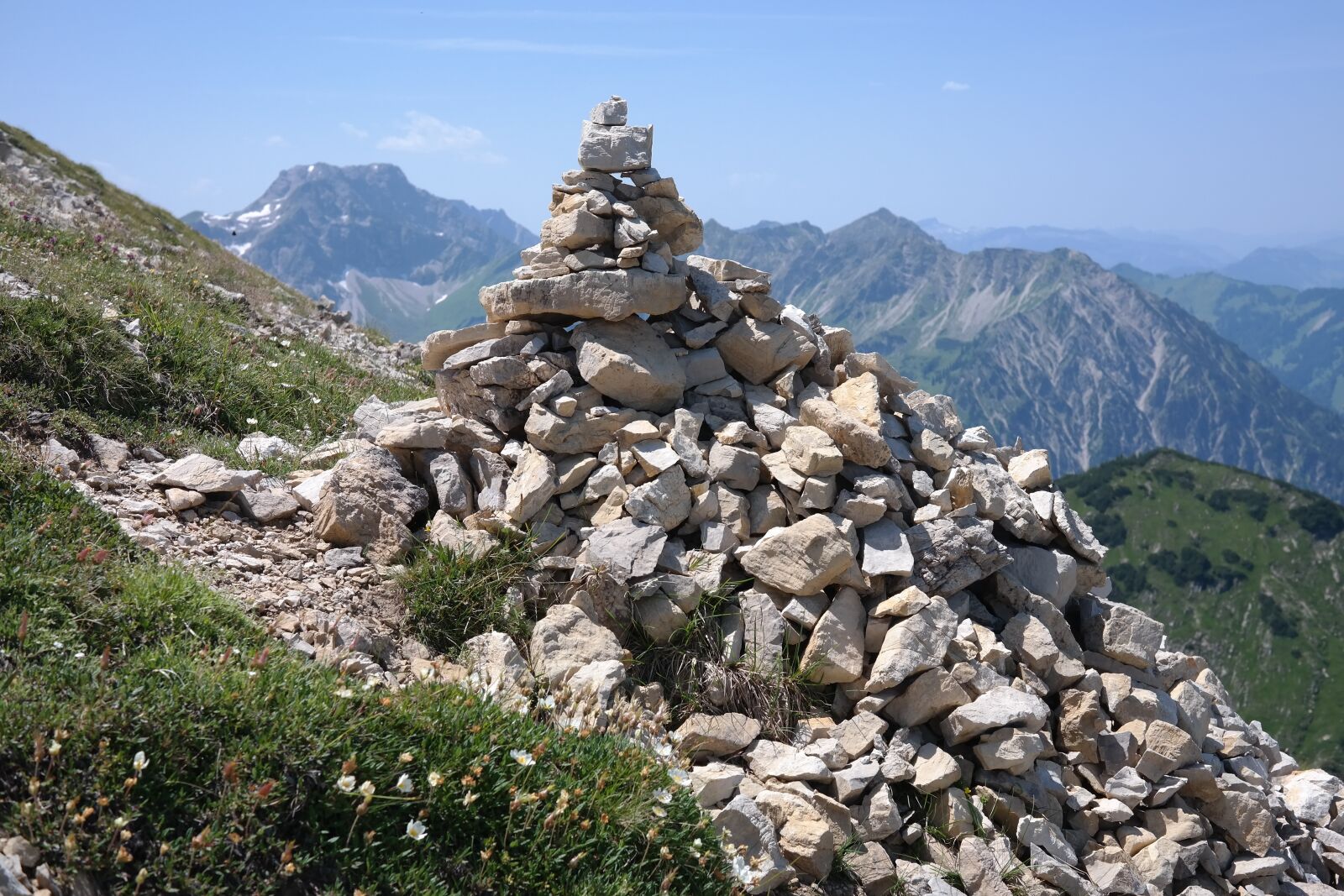 Samsung NX300 sample photo. Cairn, big thumbs, breitenberg photography