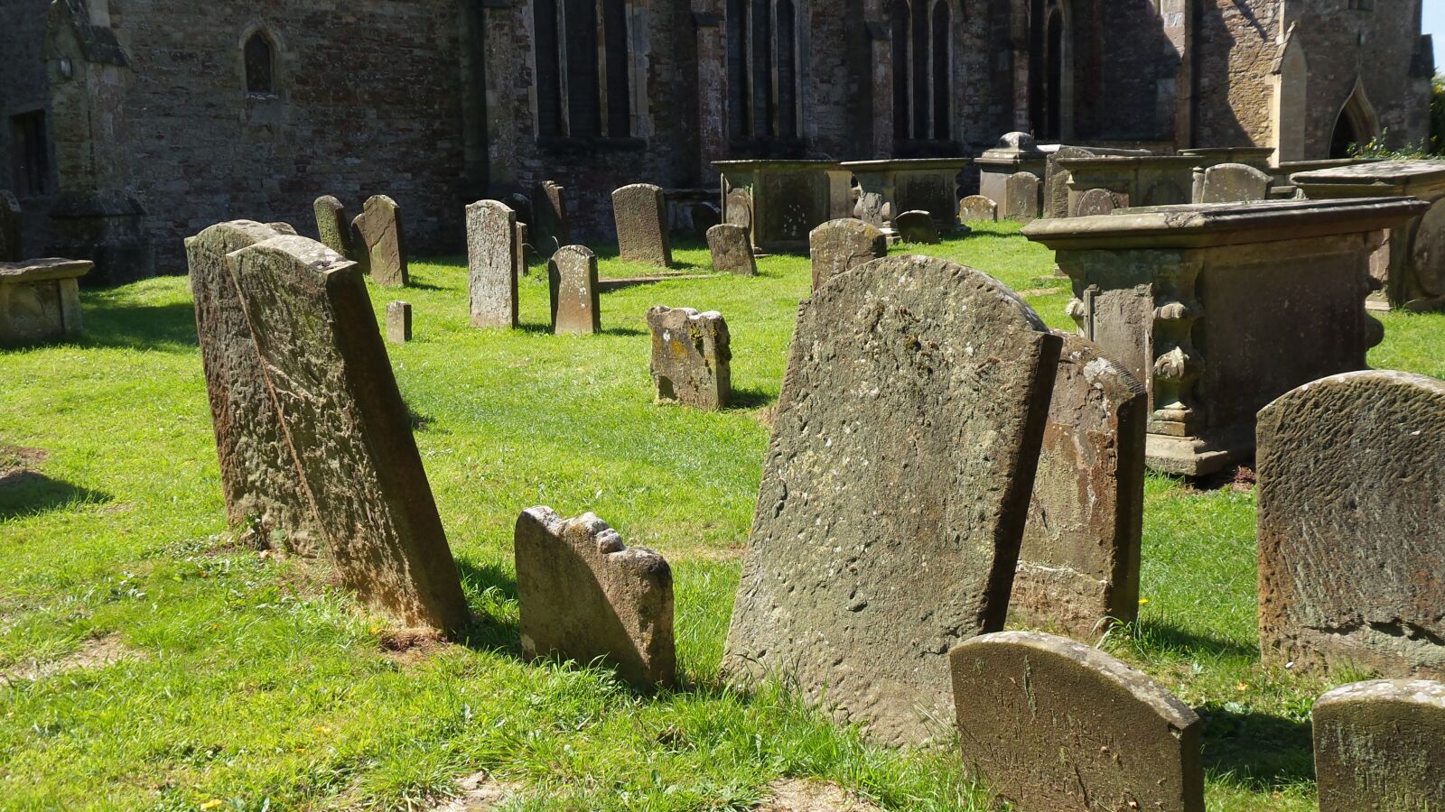 Samsung Galaxy S4 Zoom sample photo. Cemetery, england, grave stones photography