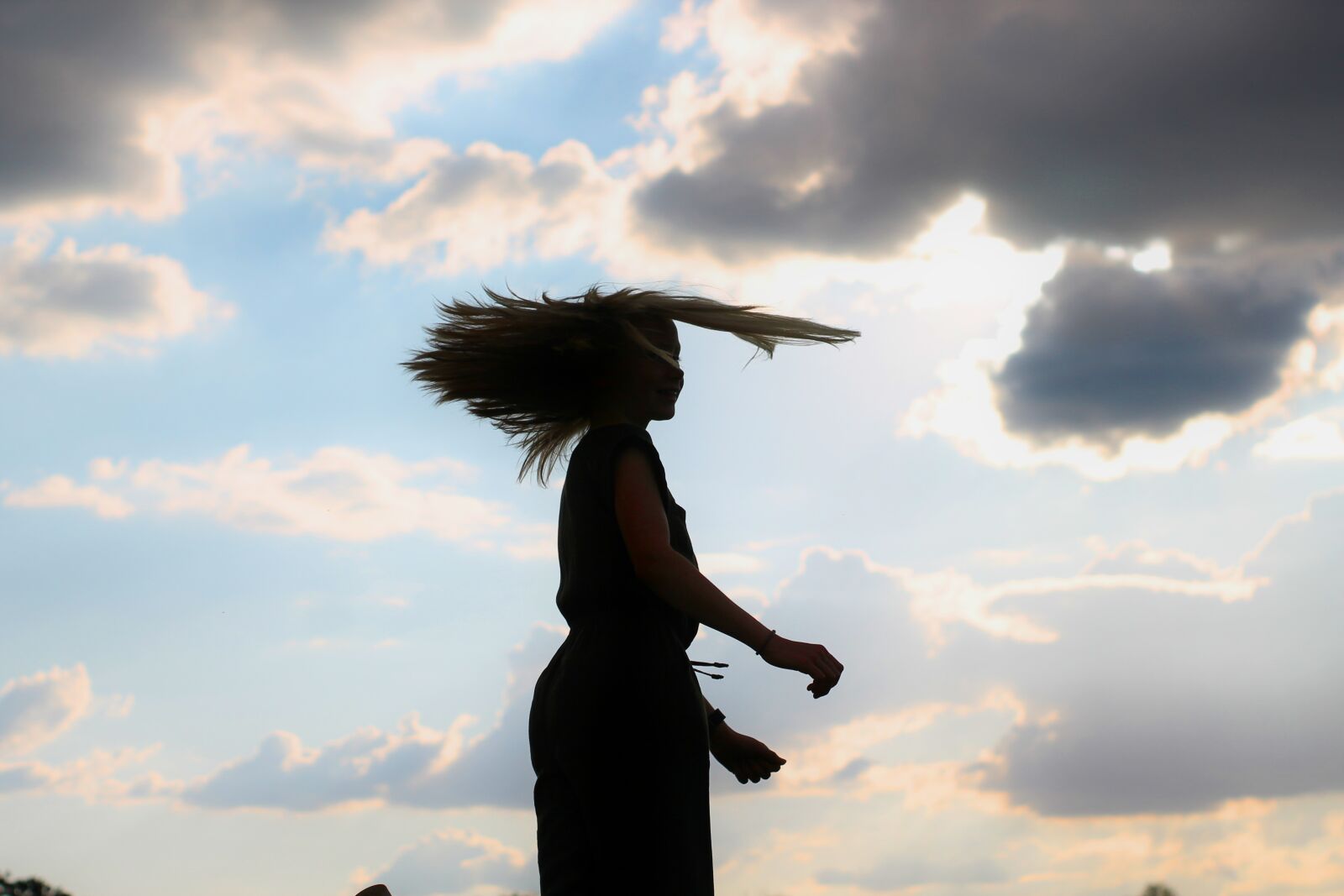 Canon EOS 1100D (EOS Rebel T3 / EOS Kiss X50) sample photo. Girl, dance, sun photography