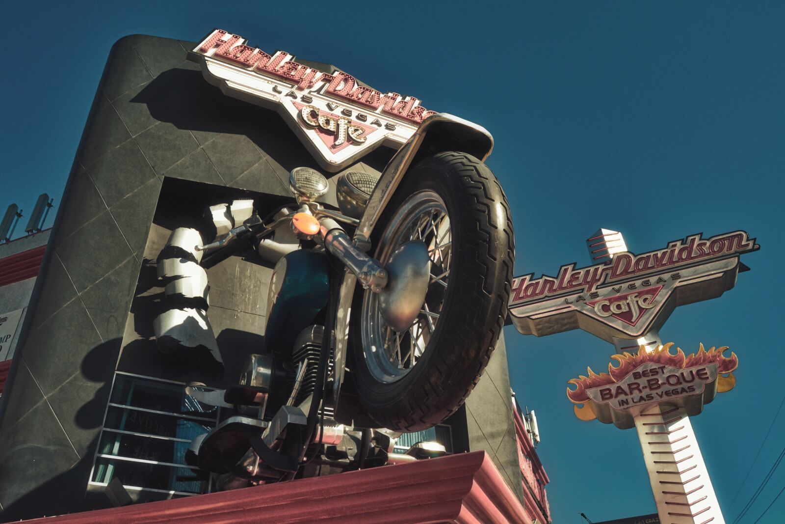 Nikon D3100 sample photo. Motorcycle, oversized, advertising photography