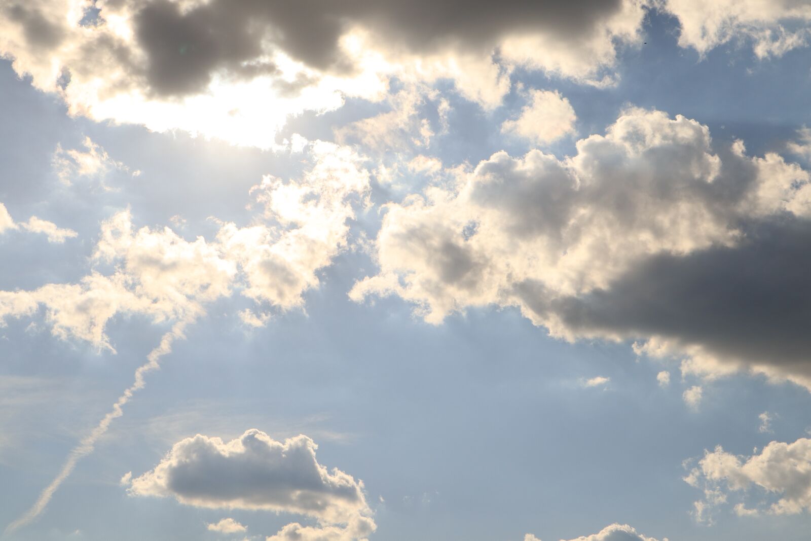 Canon EOS M100 sample photo. Sky, clouds, light photography