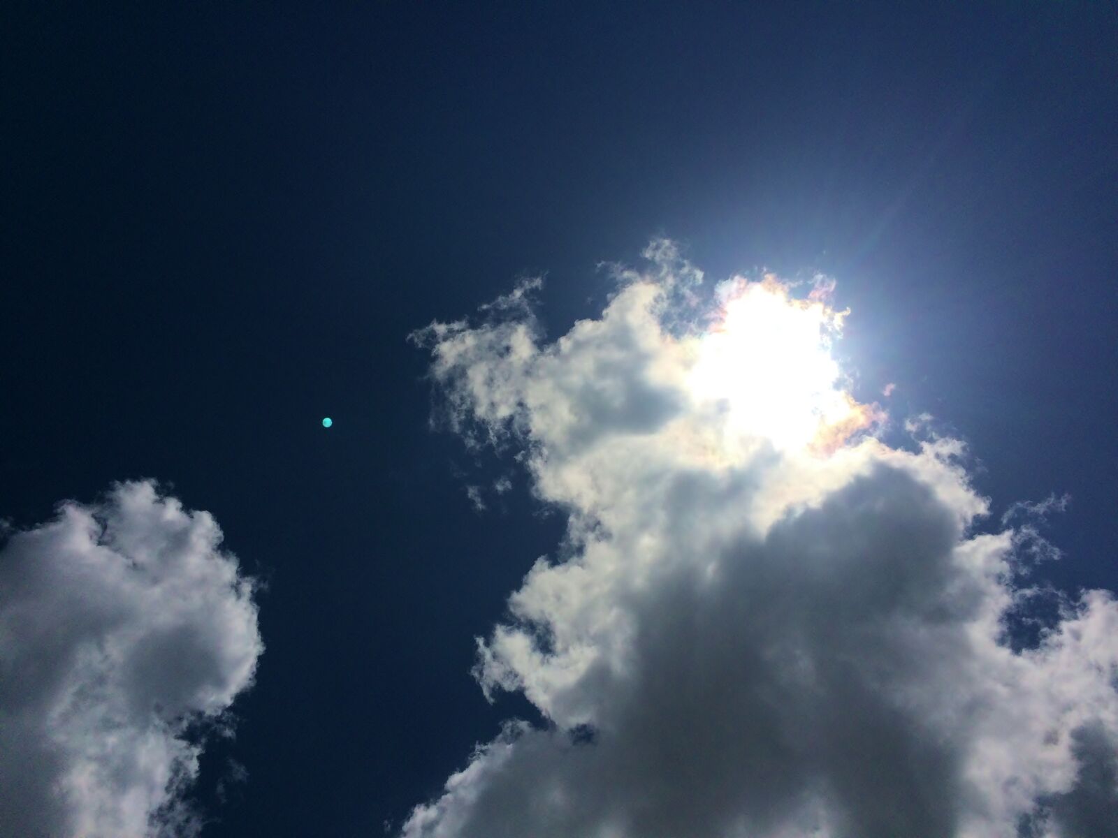iPhone 5s back camera 4.15mm f/2.2 sample photo. Sky, cloud, blue sky photography