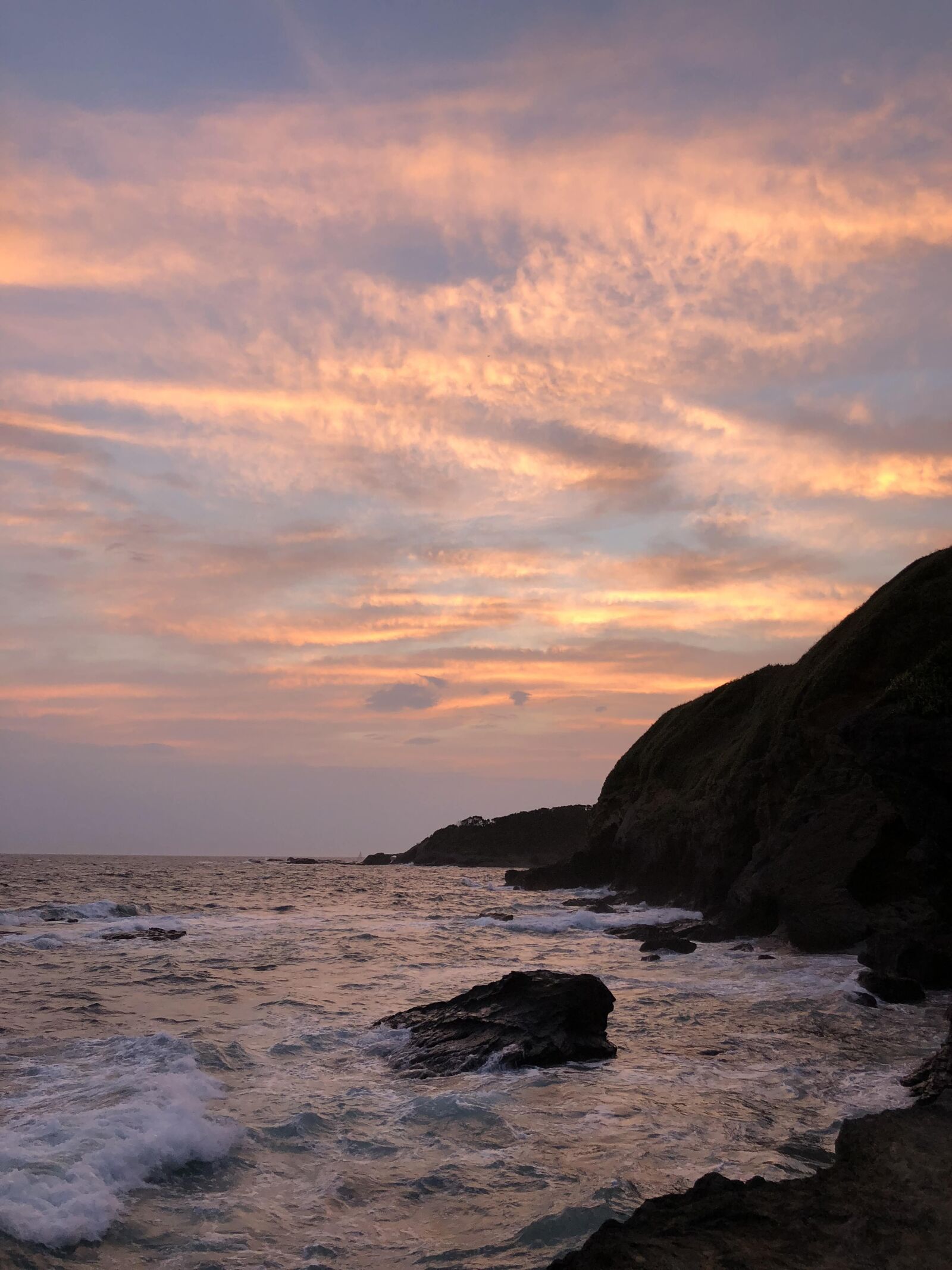 iPhone X back dual camera 4mm f/1.8 sample photo. Sunset, sea, sky photography