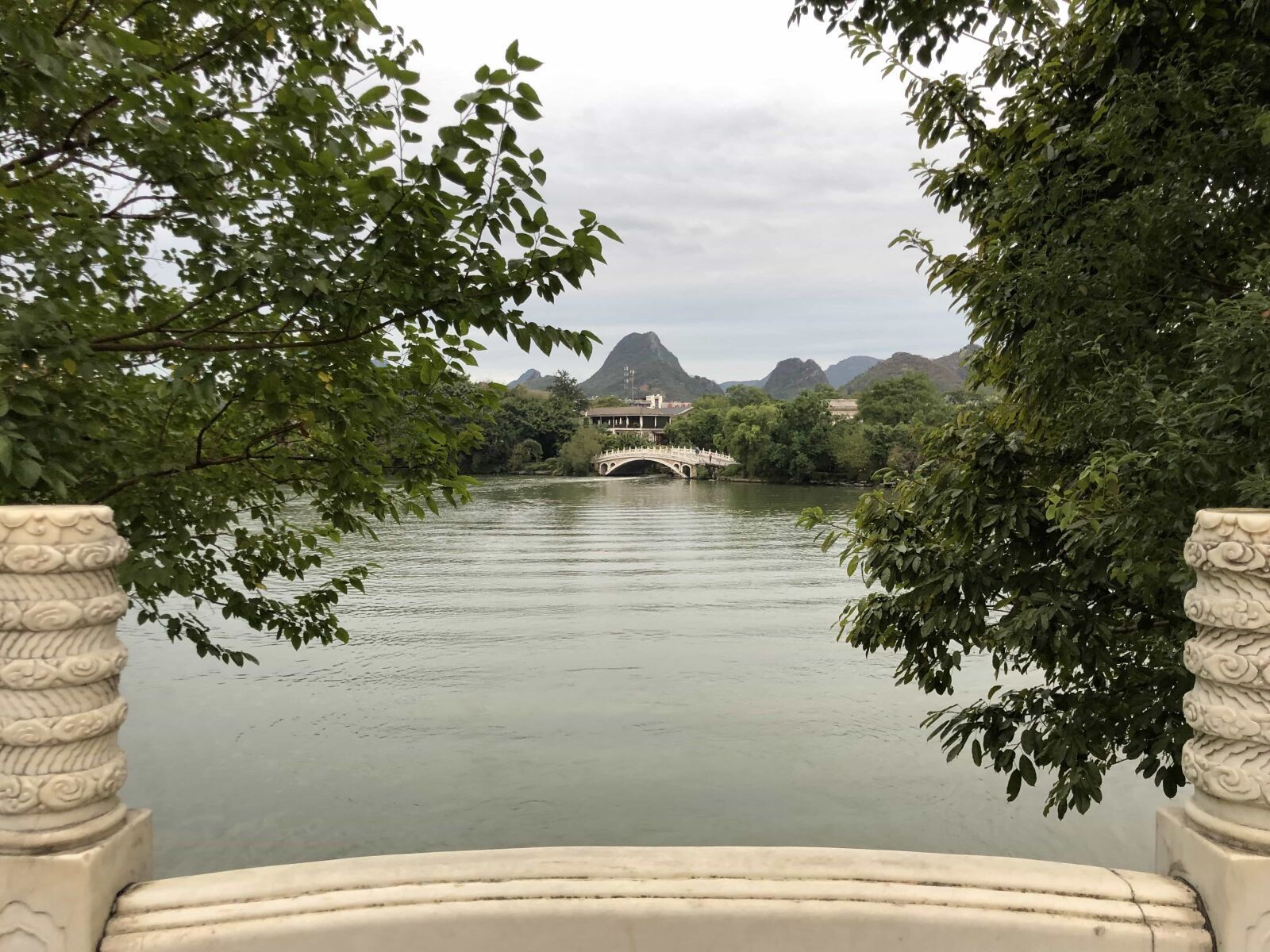 iPhone X back dual camera 4mm f/1.8 sample photo. Architectural style, asia, asian photography