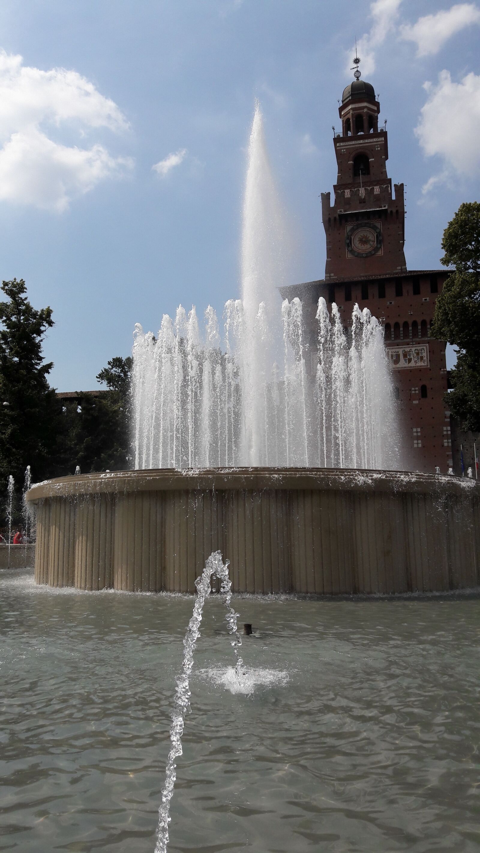 Samsung Galaxy A5(2016) sample photo. Fountain, water, milan photography