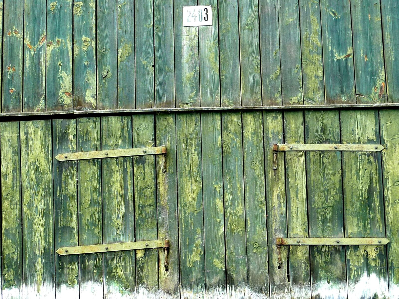 Panasonic DMC-TZ7 sample photo. Boat shed, water, nature photography