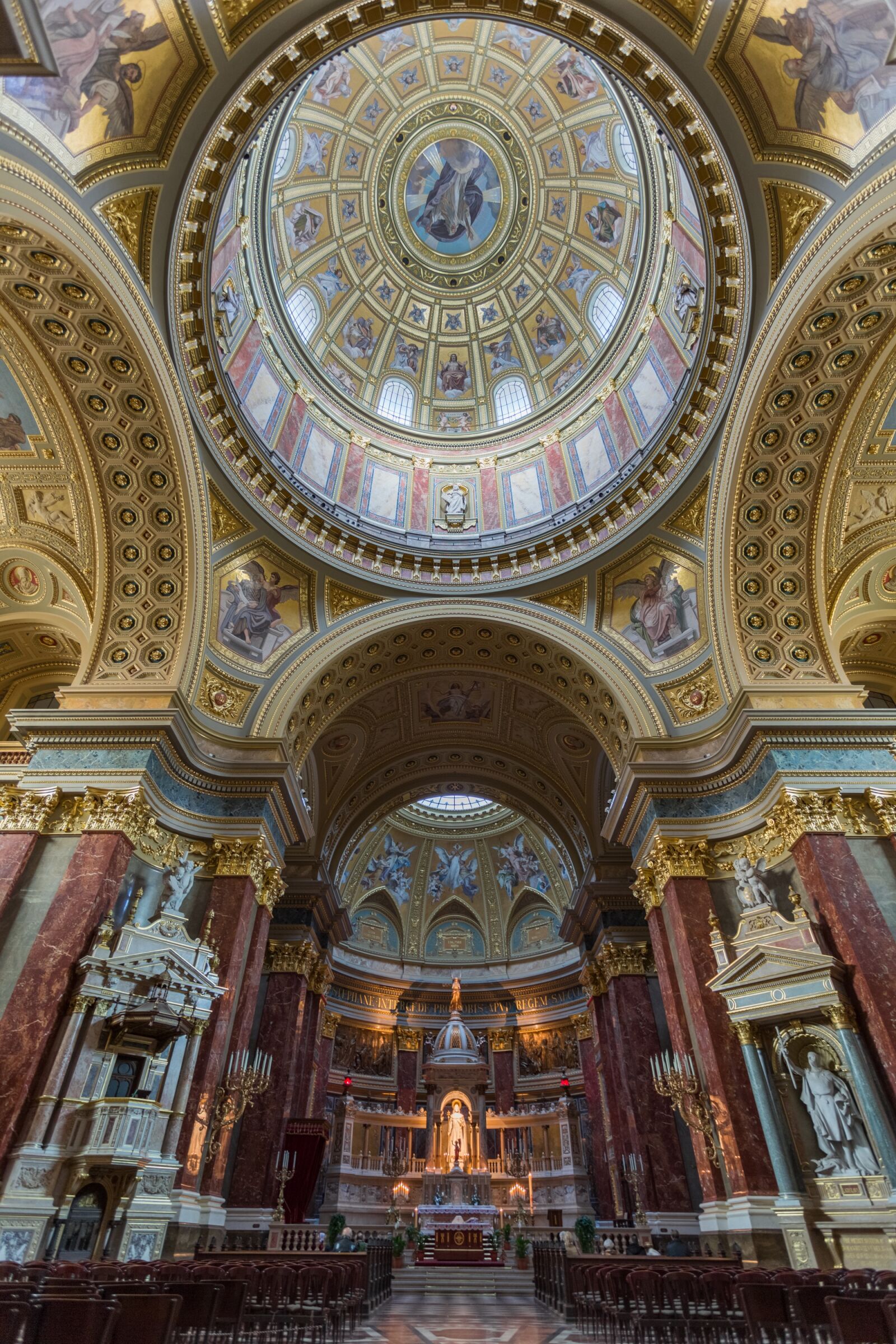 Canon EF 17-40mm F4L USM sample photo. Budapest, st, stephen's basilica photography