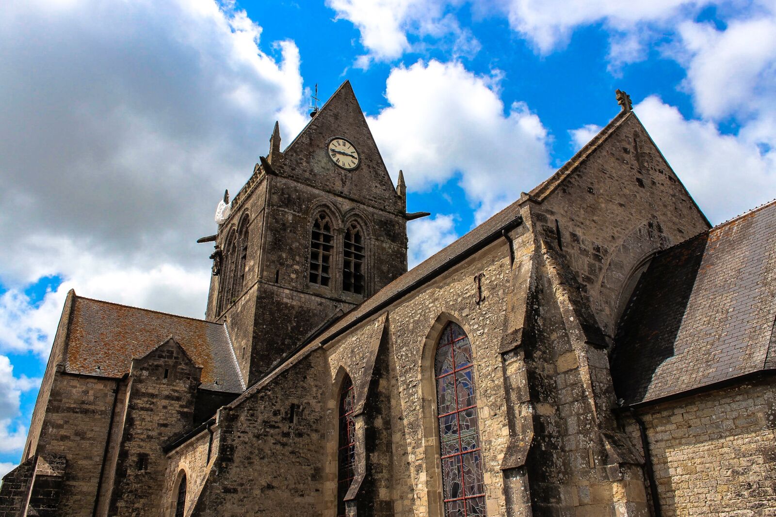 Canon EOS 600D (Rebel EOS T3i / EOS Kiss X5) sample photo. Normandy, church, d-day photography