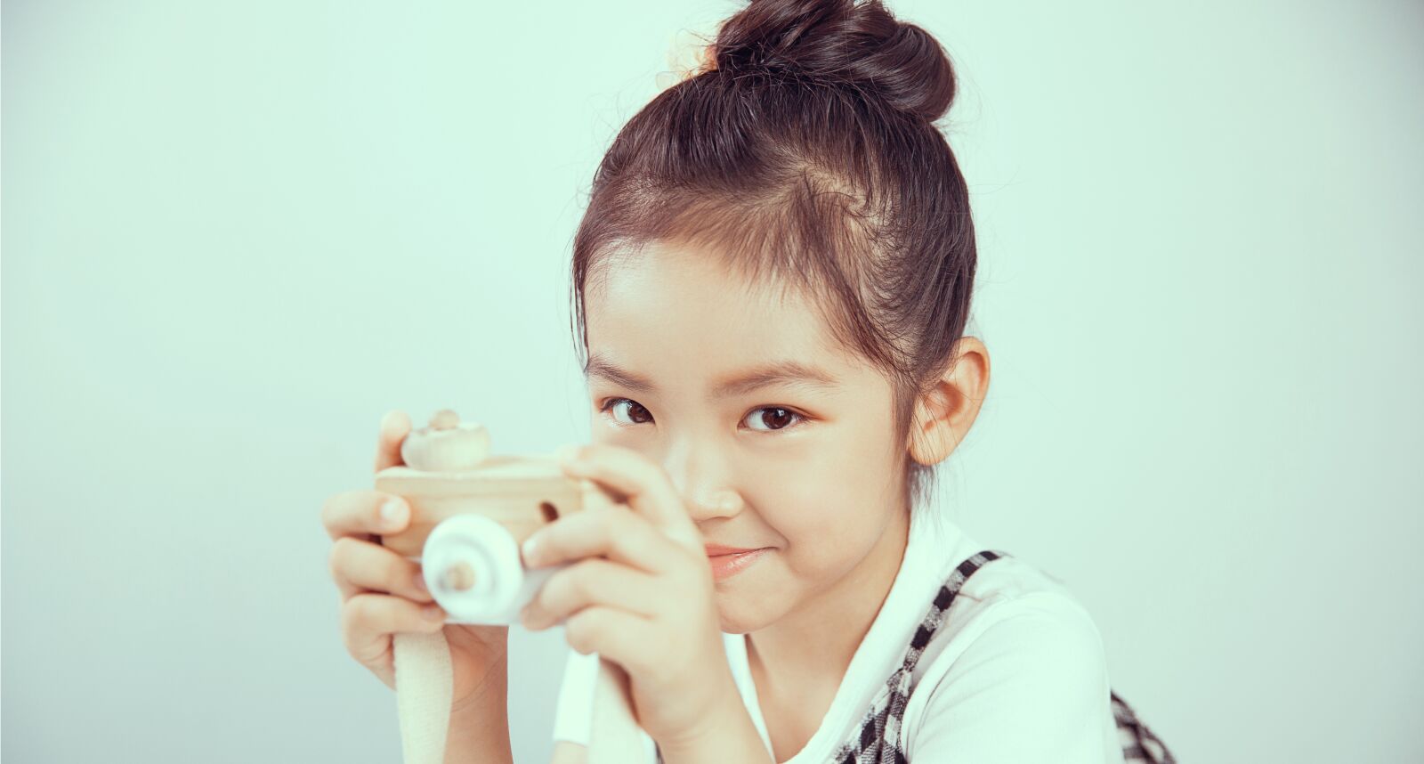 Canon EOS 5D Mark II sample photo. The little girl, cute photography