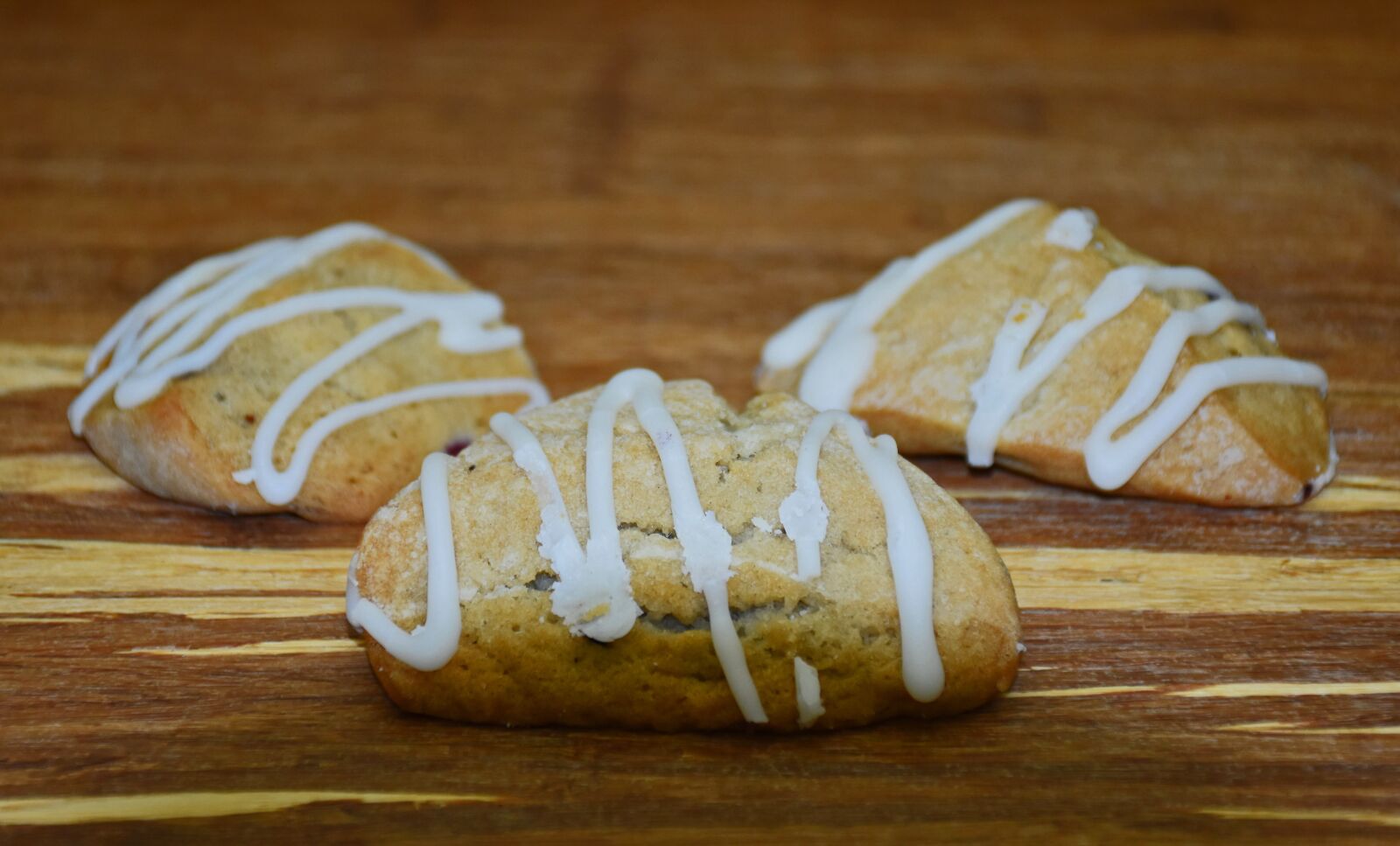 Nikon D5500 sample photo. Scones, blueberry, baked photography