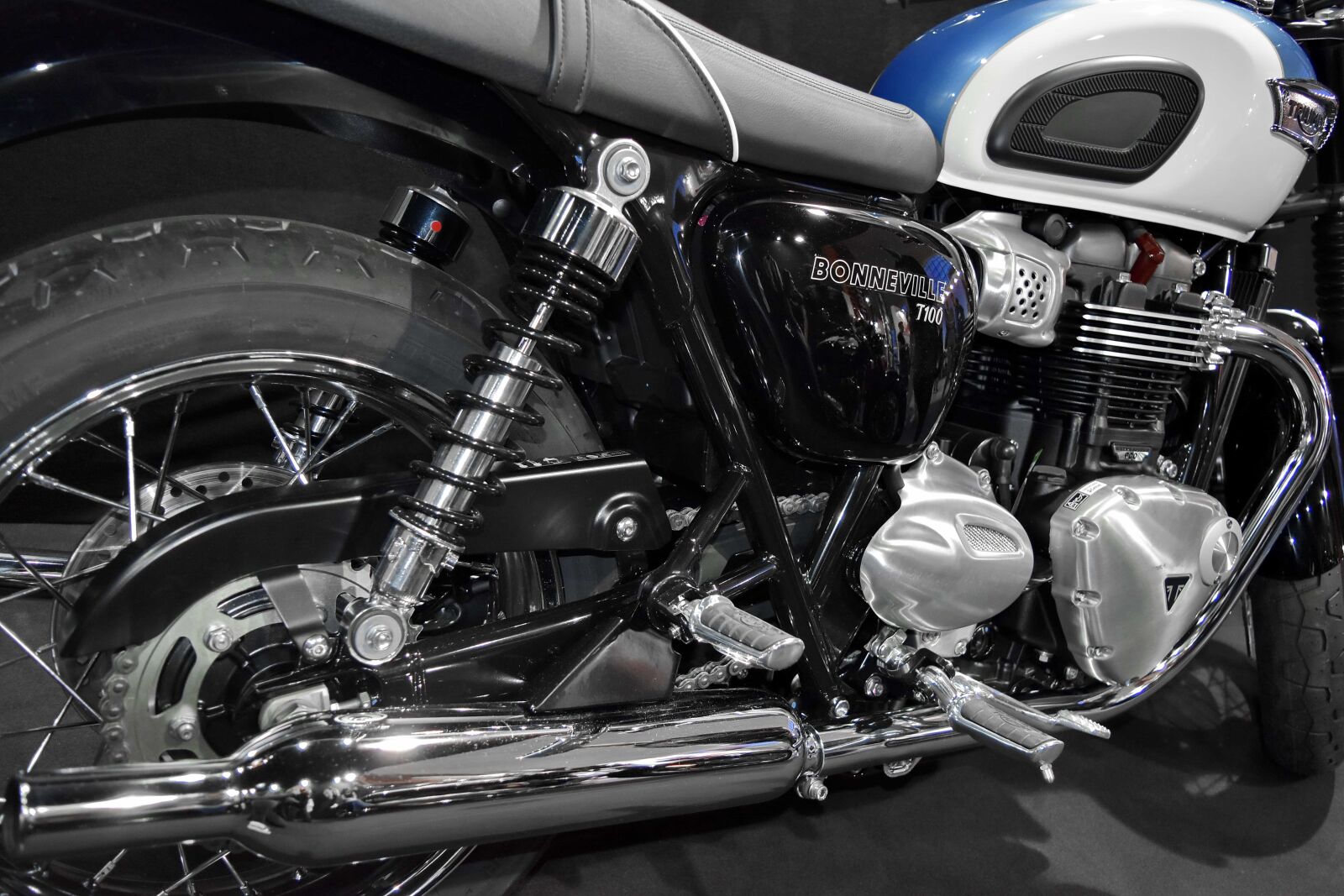 Nikon D5500 sample photo. Chrome, famous, motorcycle, vehicle photography