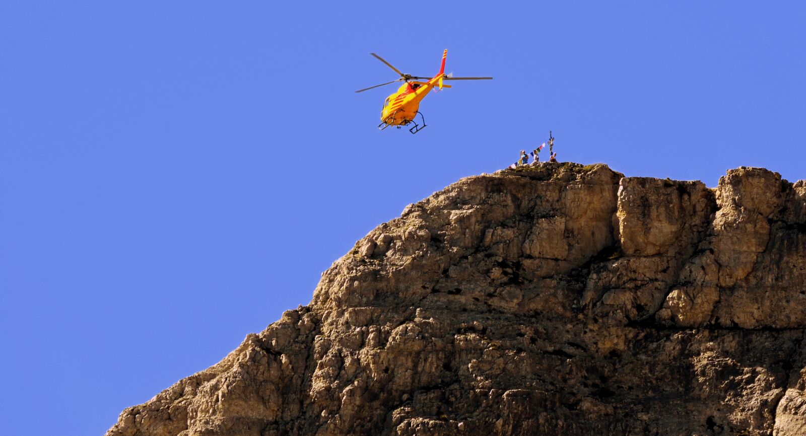Nikon Coolpix P600 sample photo. Helicopter, emergency, fly photography