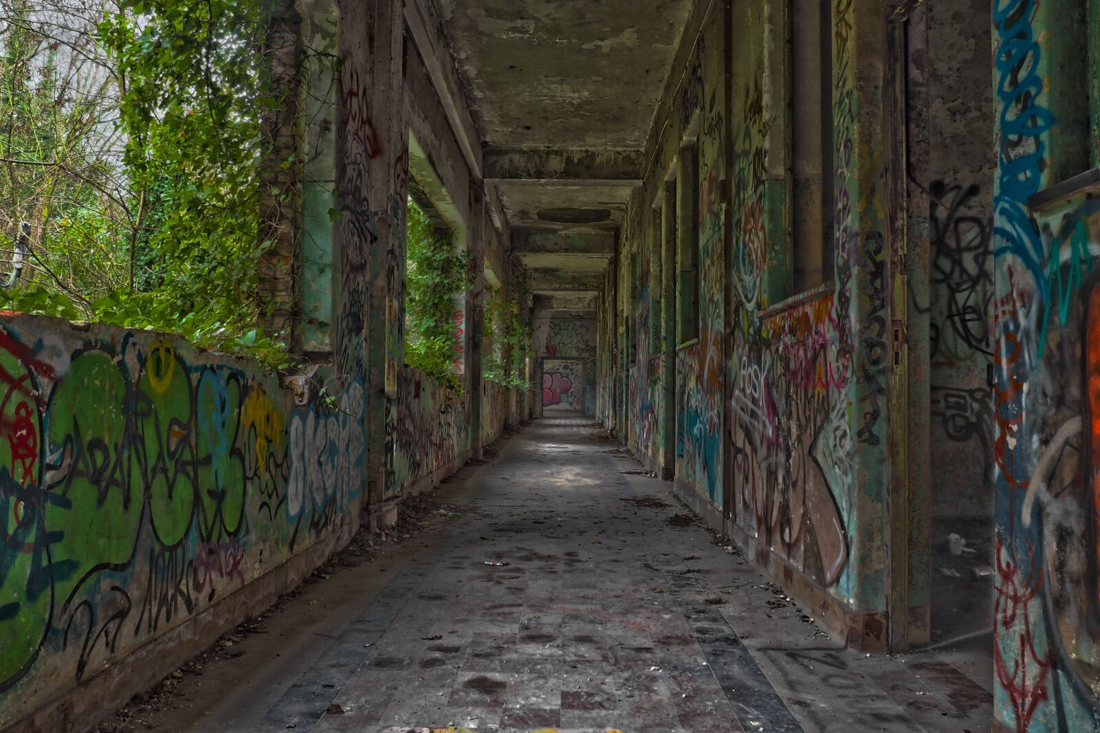 Olympus OM-D E-M10 sample photo. Lost places, barracks, pforphoto photography