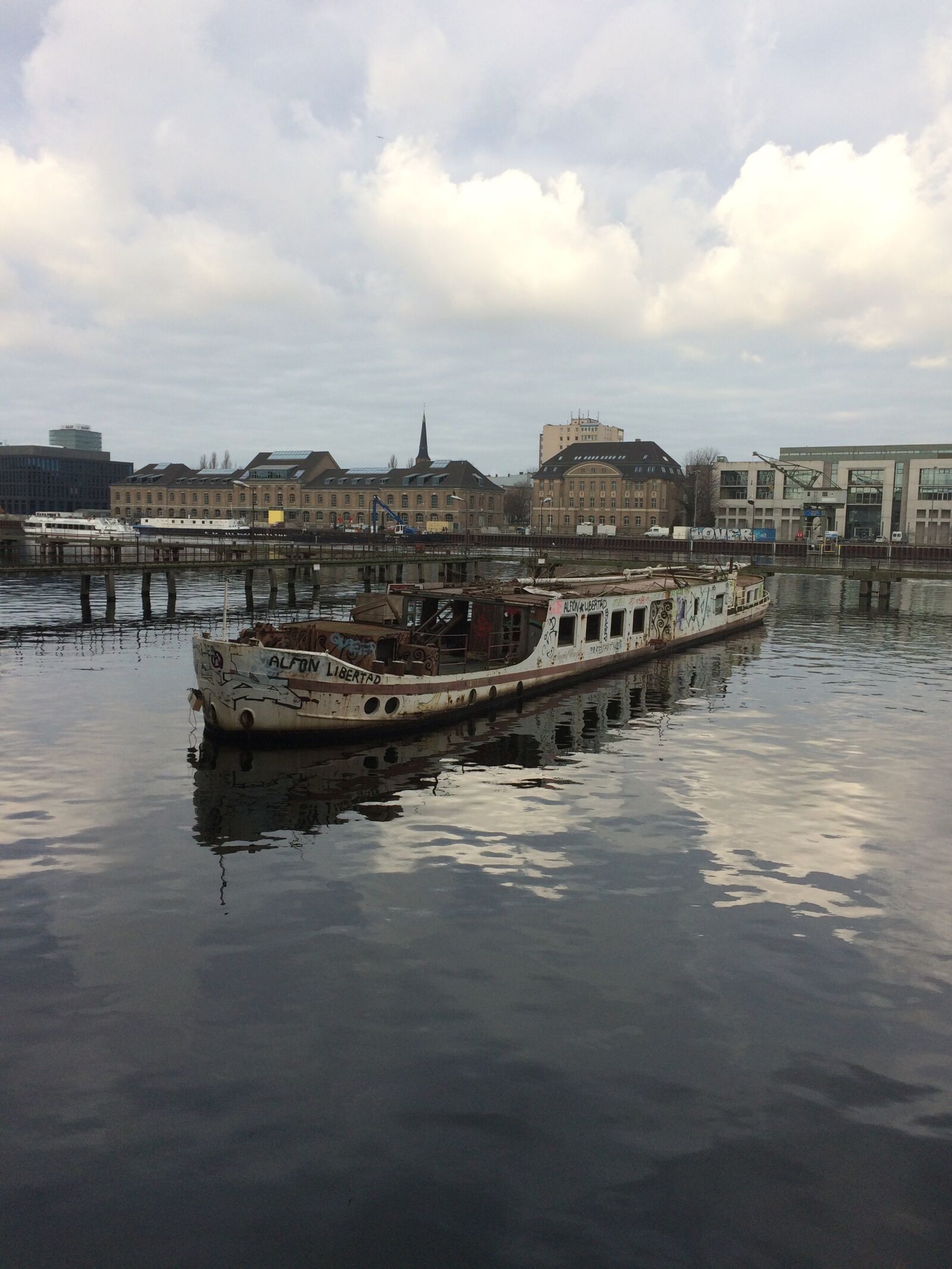iPhone 5s back camera 4.15mm f/2.2 sample photo. Water, travel, river photography