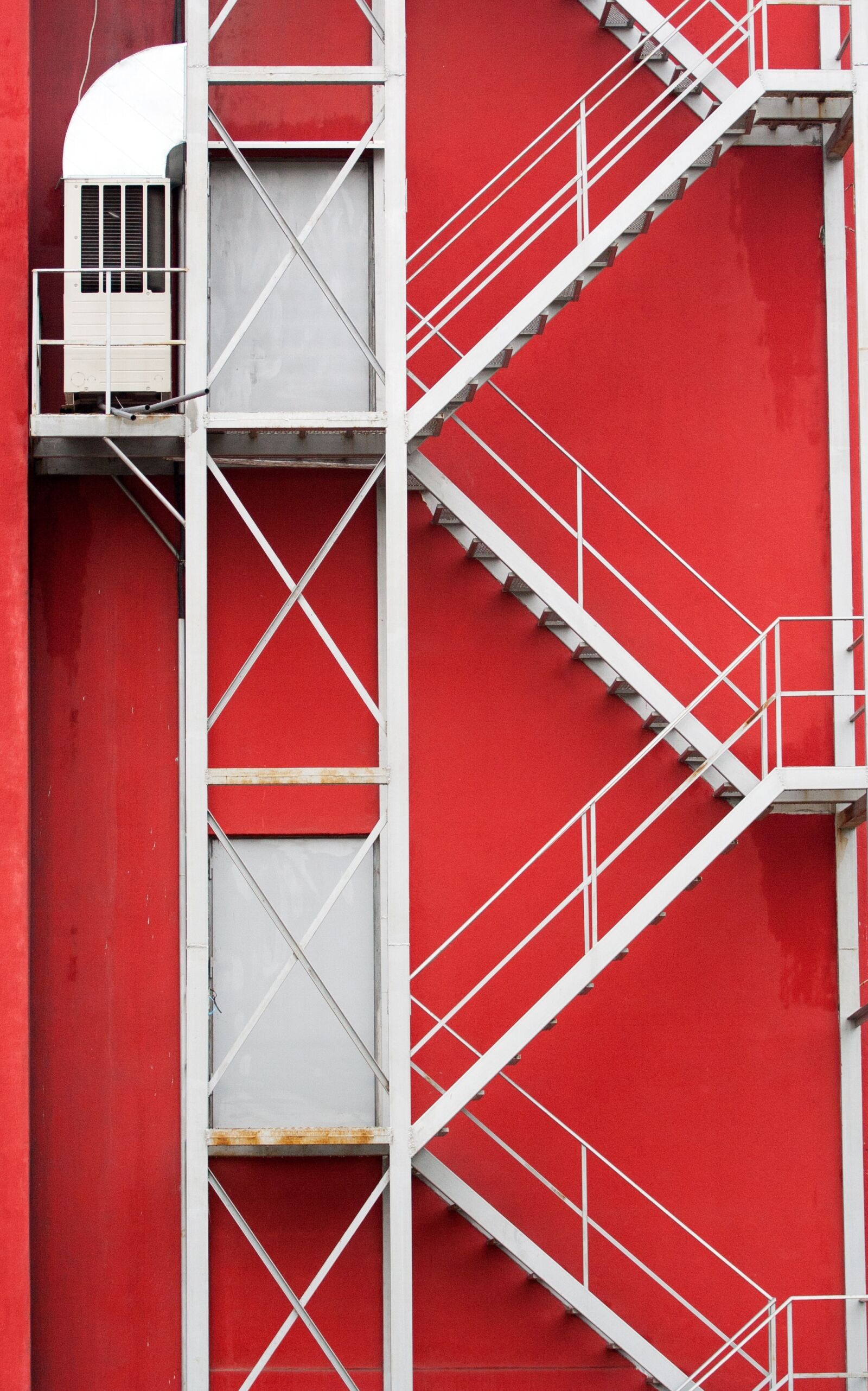 Canon EOS 350D (EOS Digital Rebel XT / EOS Kiss Digital N) sample photo. Ladder, steps, the building photography