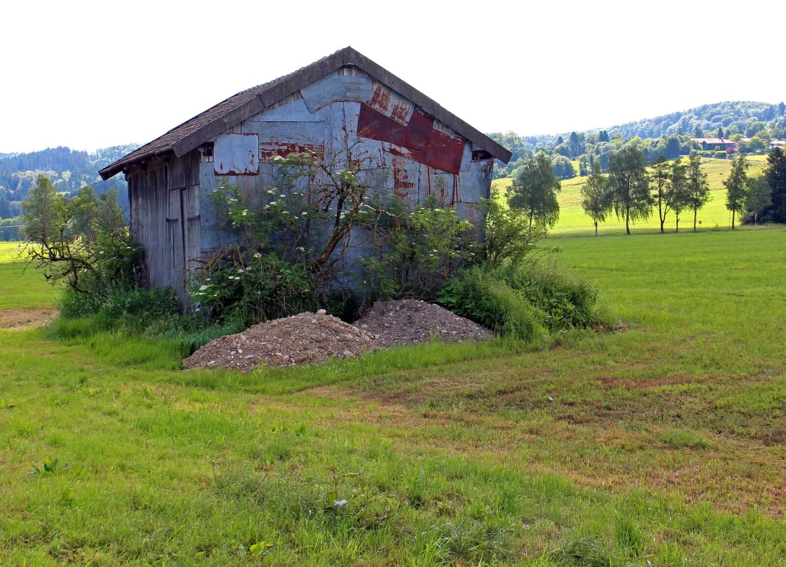 Canon EOS M sample photo. Field, barn, hut photography