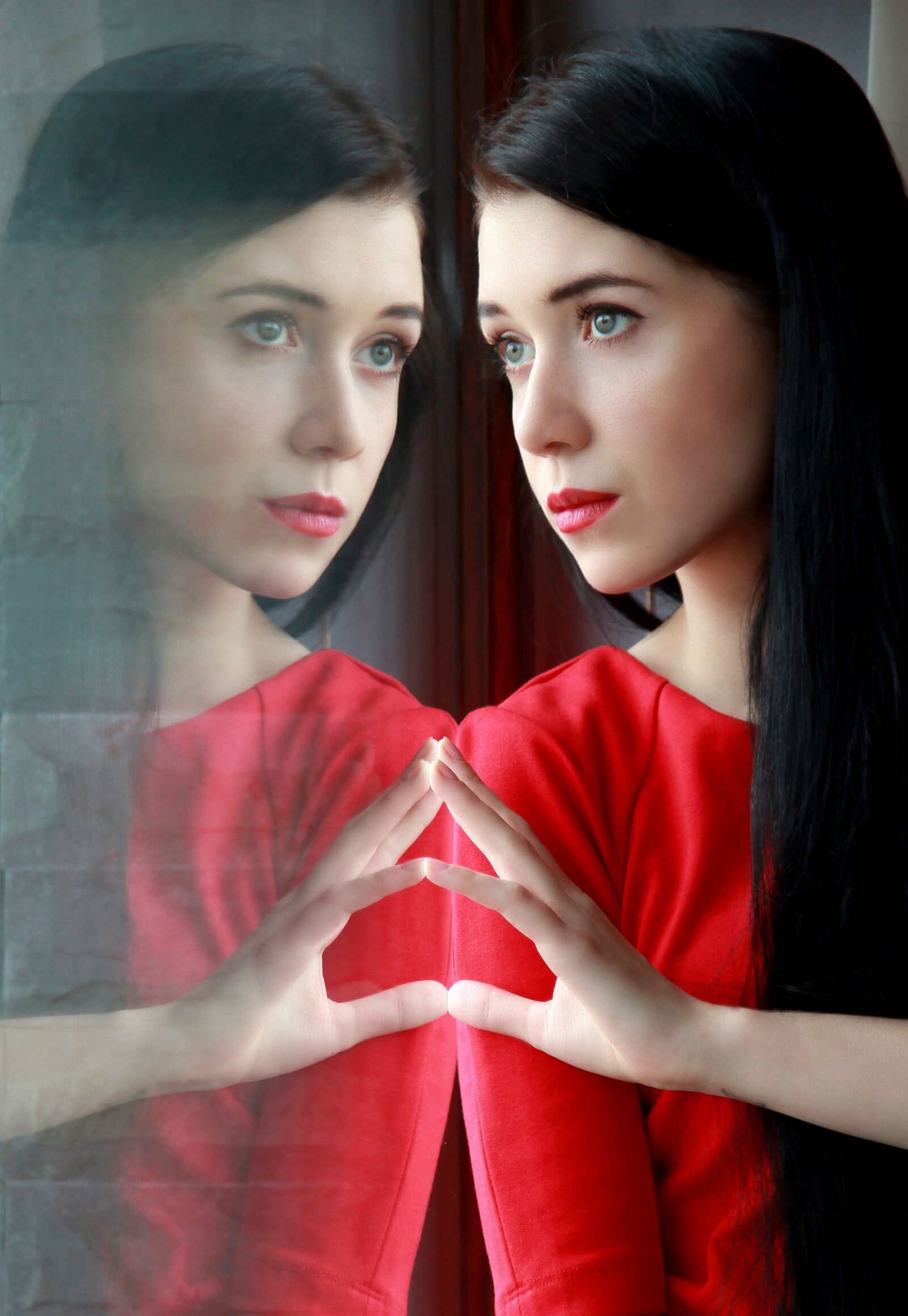 Canon EOS 550D (EOS Rebel T2i / EOS Kiss X4) sample photo. Woman, reflection, portrait photography