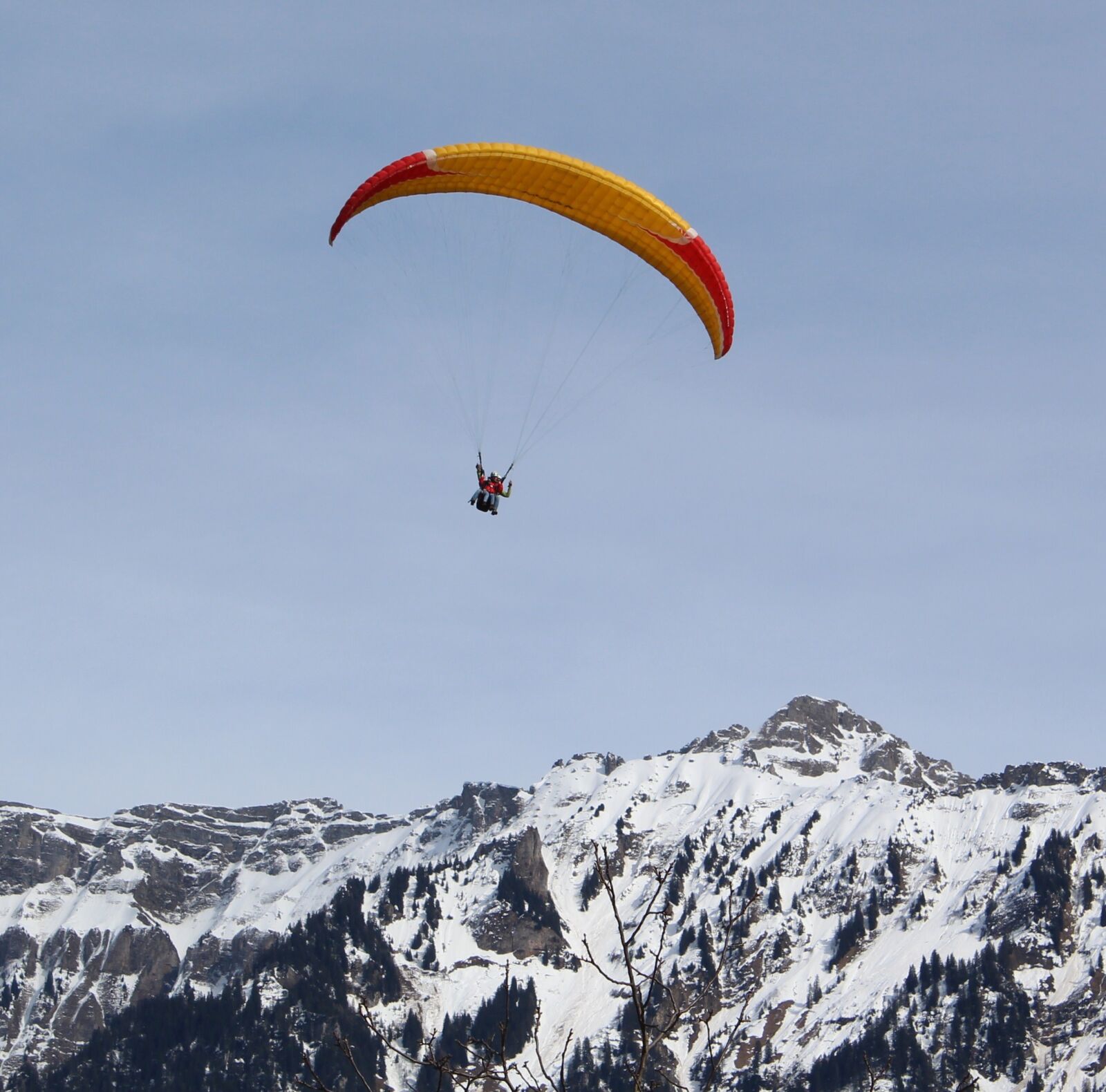 Canon EOS 650D (EOS Rebel T4i / EOS Kiss X6i) sample photo. Sky diving, flying, people photography