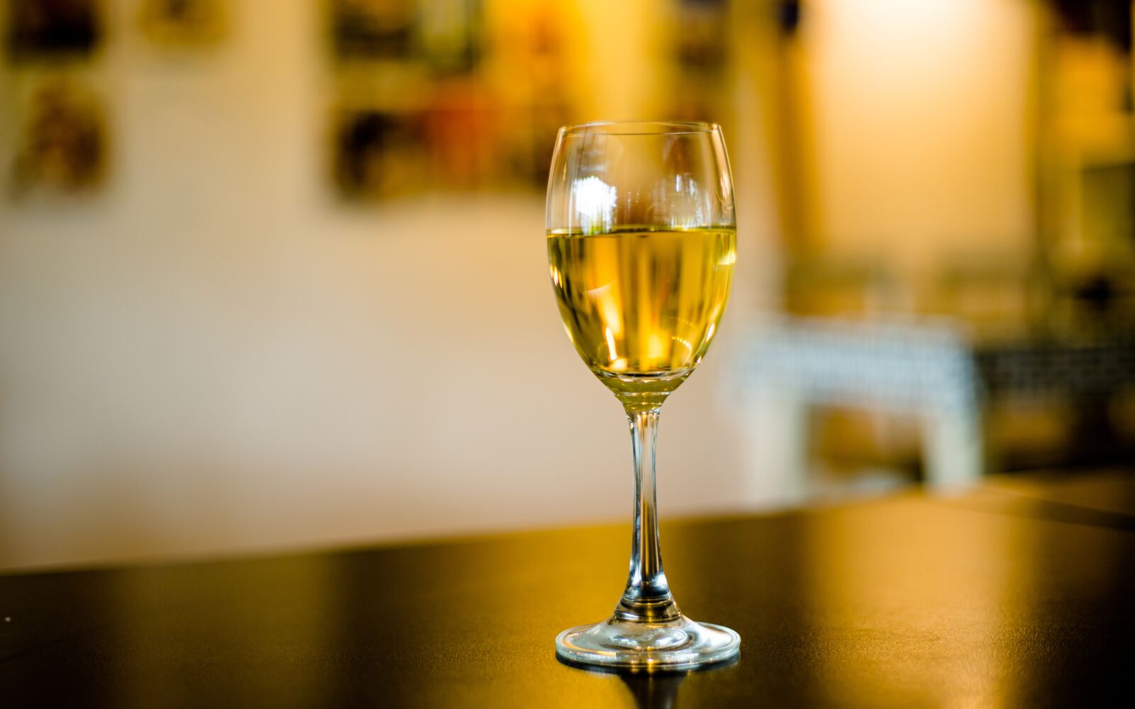 Canon EOS 6D Mark II sample photo. Wine, glass, drinks photography