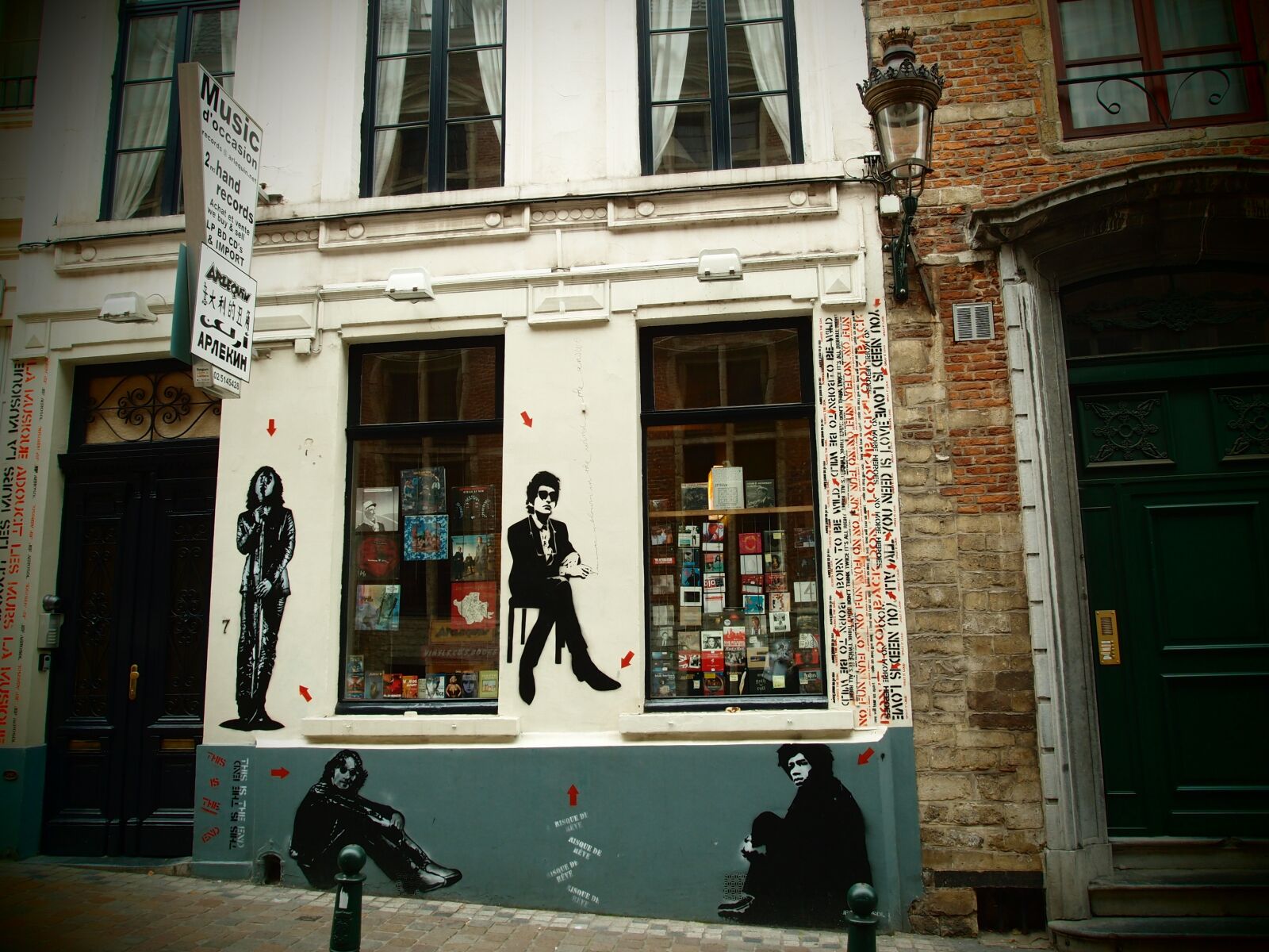 Olympus XZ-1 sample photo. A music shop, musicians photography