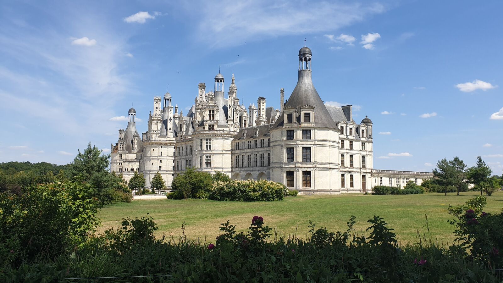 Samsung Galaxy S9 sample photo. Loire castle, france, beautiful photography