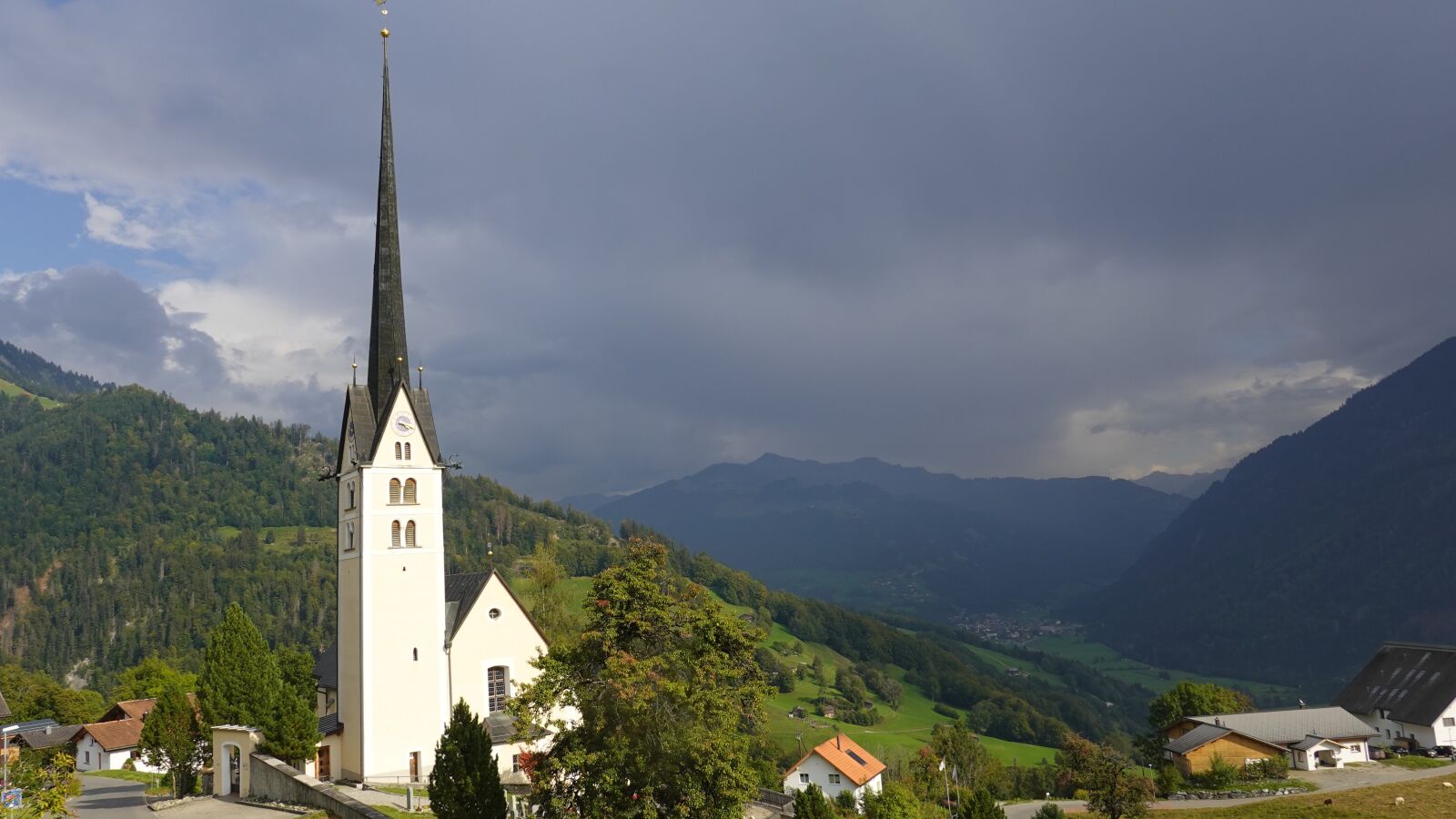 Sony DSC-RX100M7 sample photo. Church, mountain landscape, seewis photography