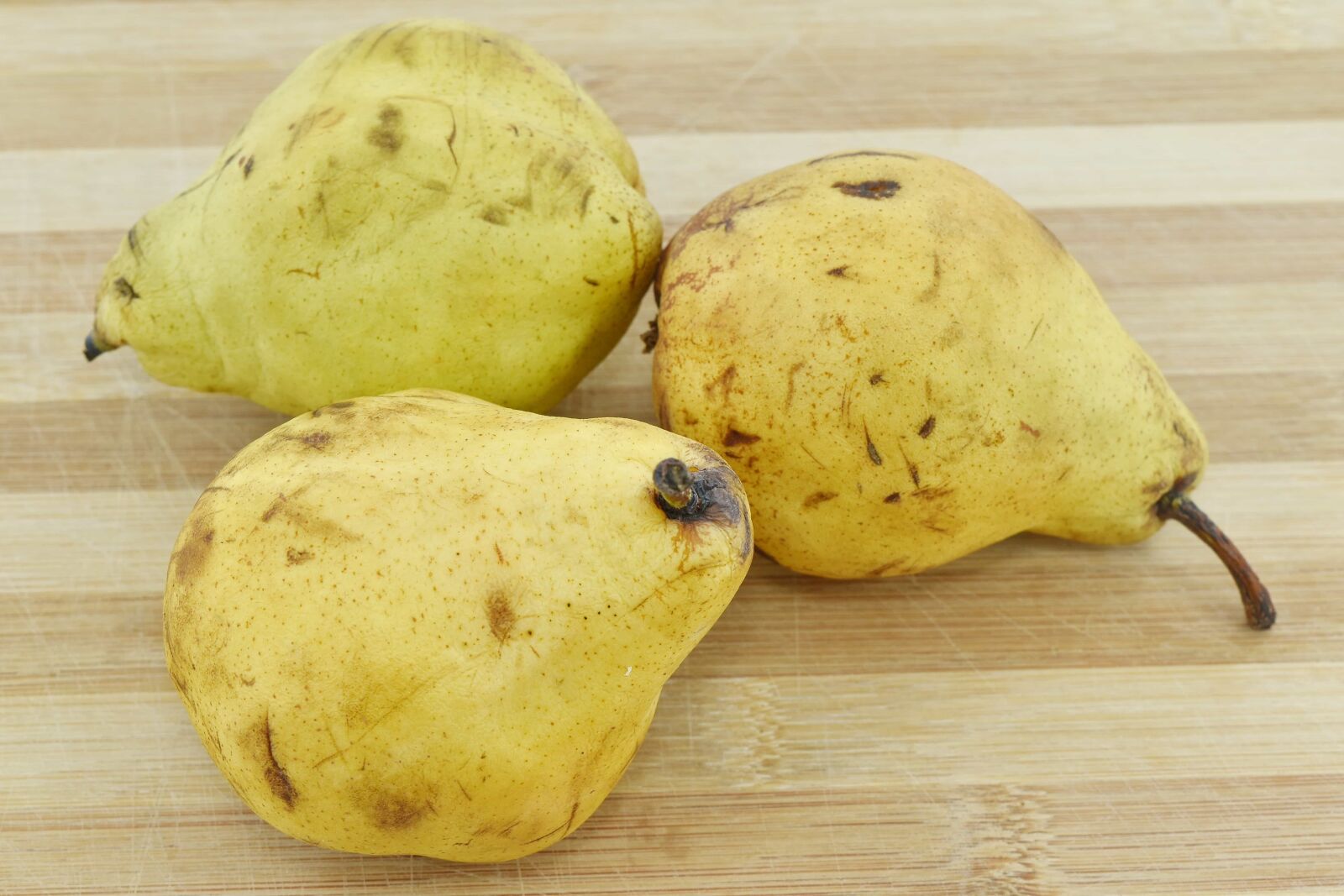 Nikon D5500 sample photo. Dietary, organic, pear, yellow photography