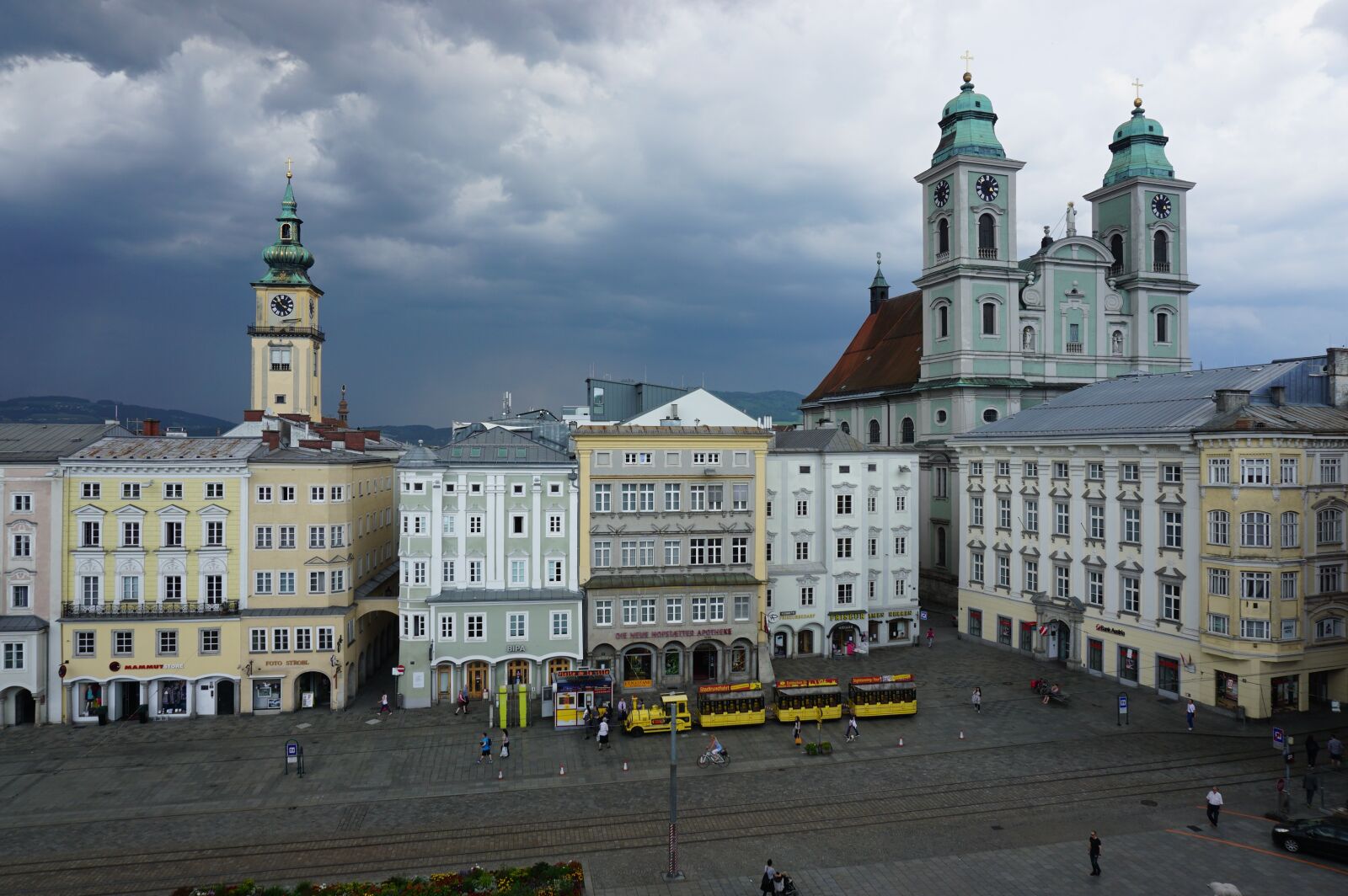 Sony E 16-50mm F3.5-5.6 PZ OSS sample photo. Linz, city, church photography