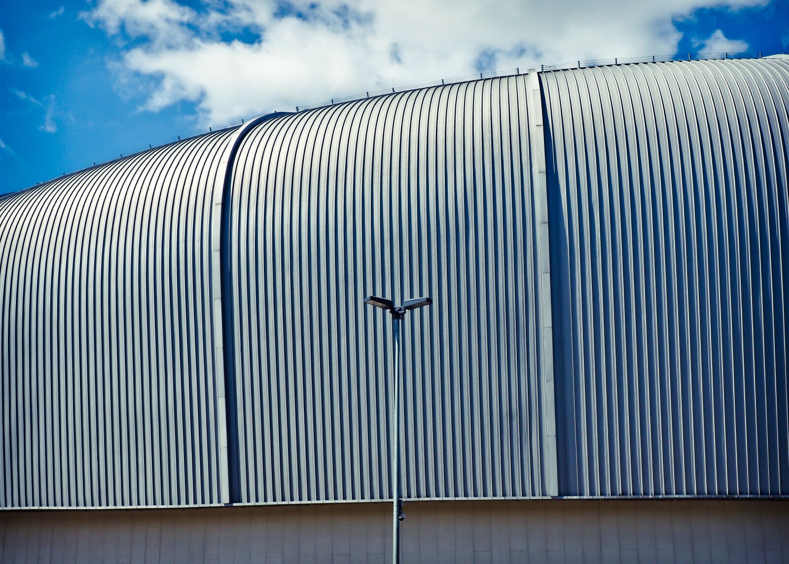 Olympus OM-D E-M10 sample photo. Architecture, modern, roof photography