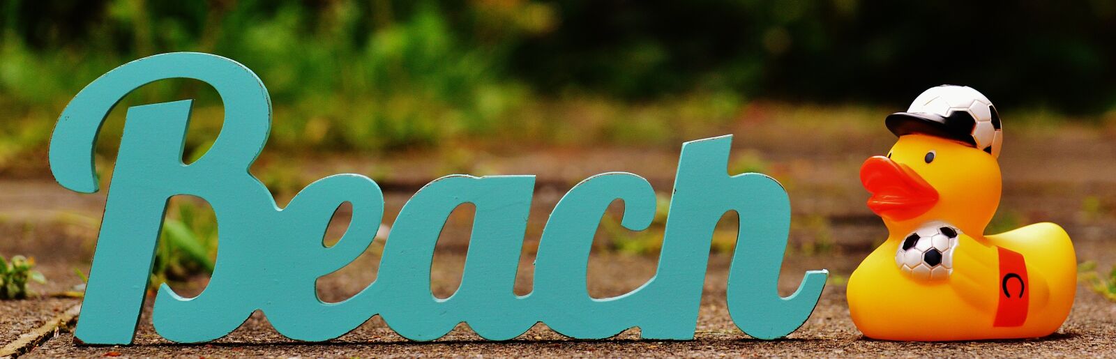 Nikon D3200 sample photo. Sun loungers, beach, font photography