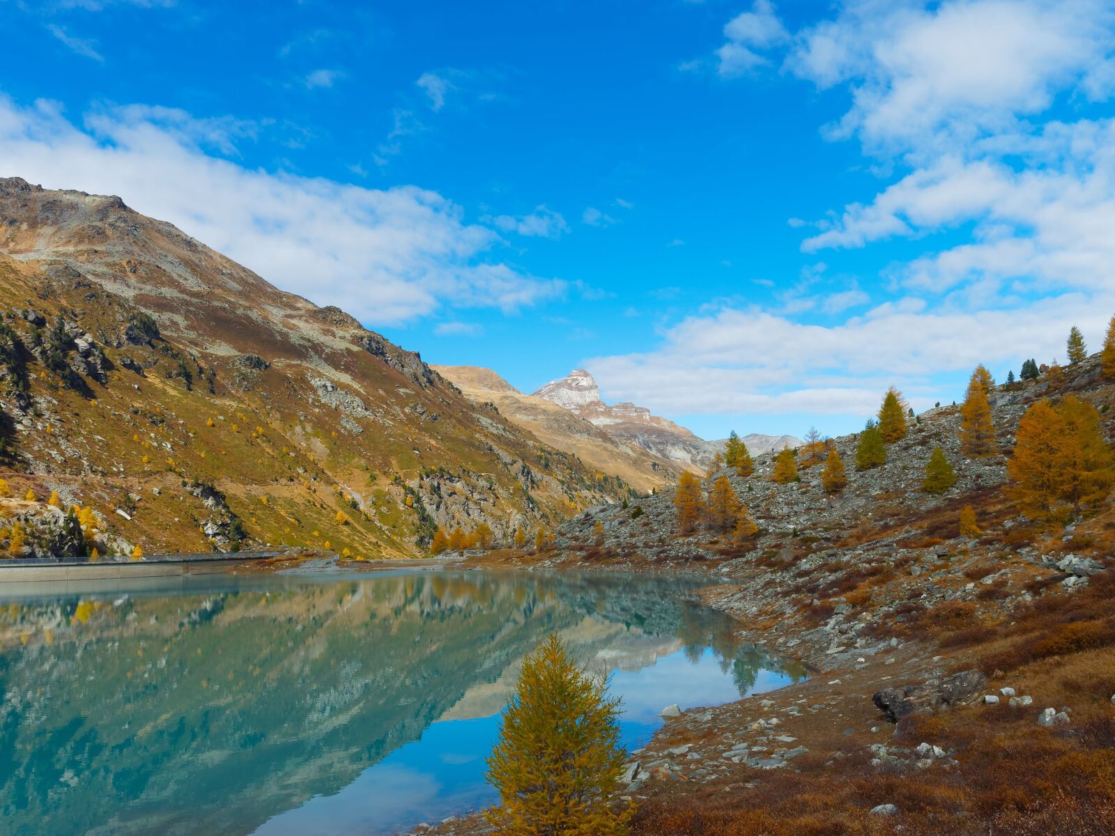 Olympus OM-D E-M1 + Olympus M.Zuiko Digital ED 12-40mm F2.8 Pro sample photo. Alps, dam, moiry photography