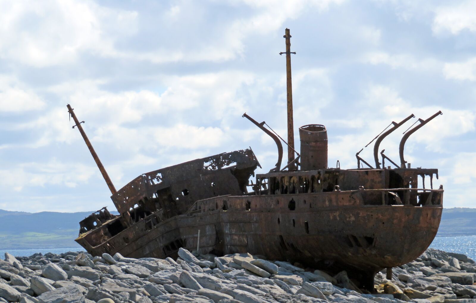 Canon PowerShot SX720 HS sample photo. Ireland, shipwreck, rusty hulk photography