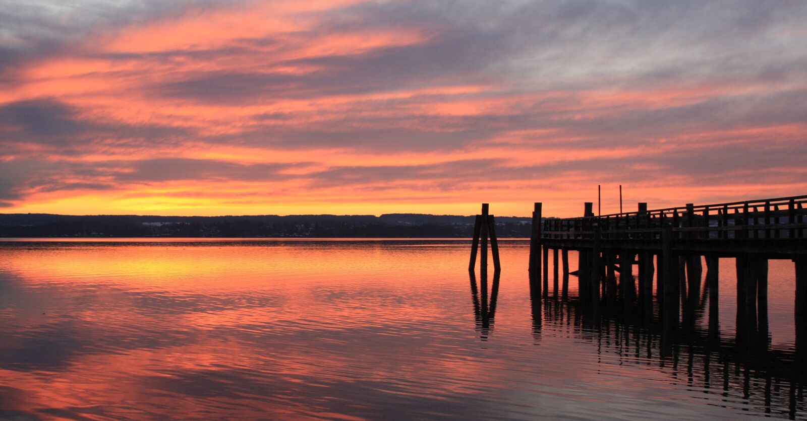 Canon EOS 450D (EOS Rebel XSi / EOS Kiss X2) sample photo. Sunset, waters, dawn photography