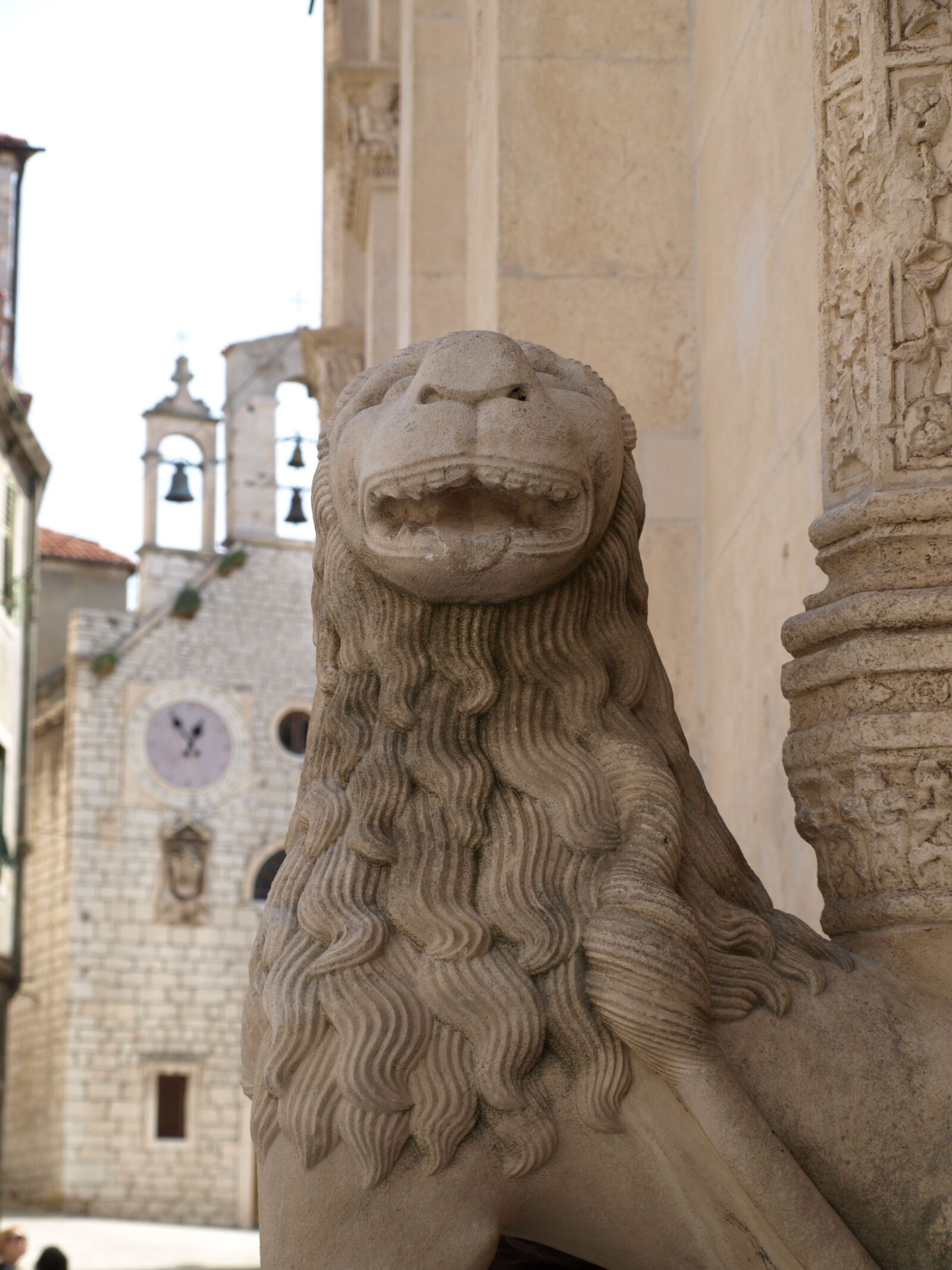 Olympus E-510 (EVOLT E-510) sample photo. Lion, stone, statue photography