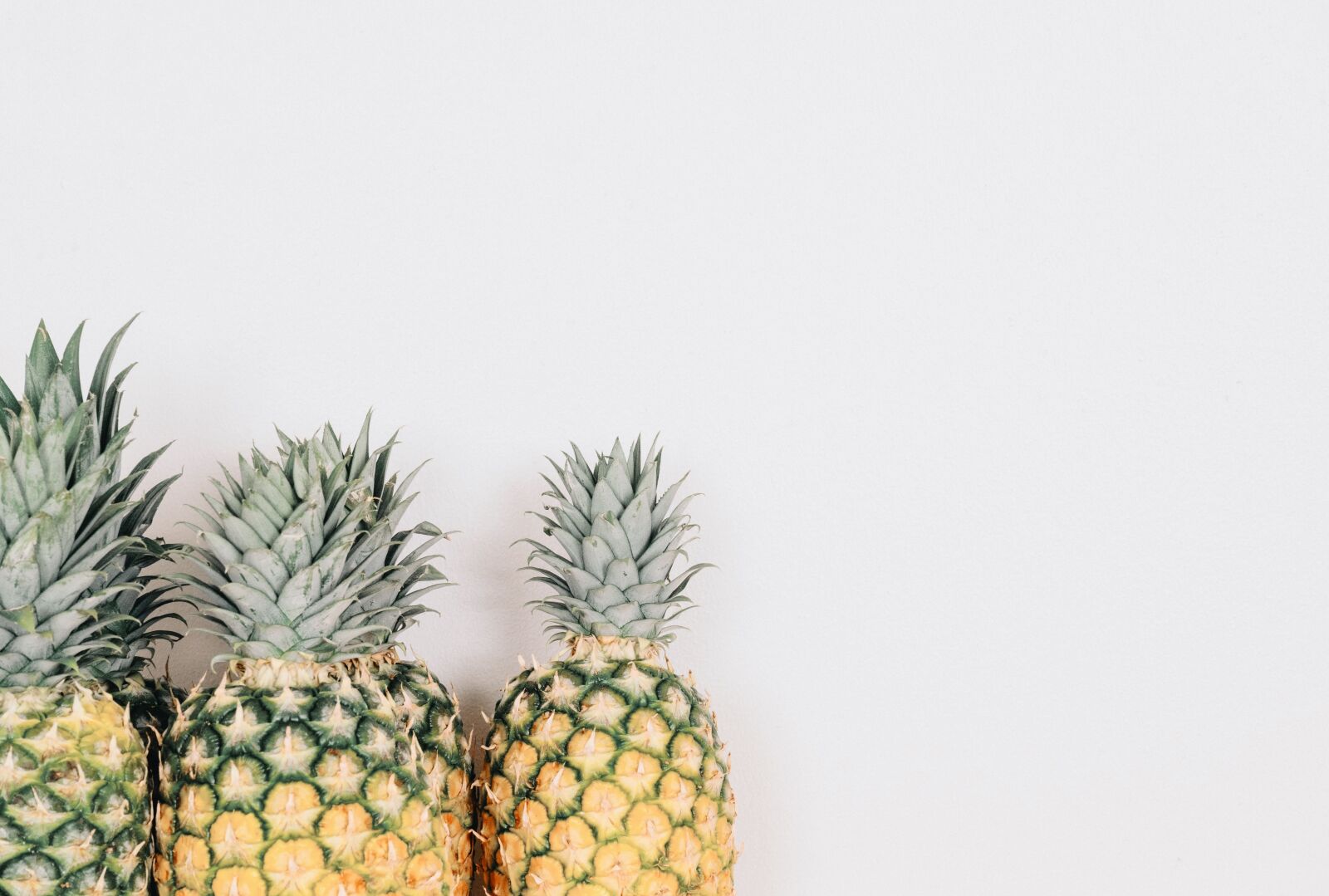 Sony a7 II + Sony FE 28-70mm F3.5-5.6 OSS sample photo. Fruit, pineapple, minimal photography