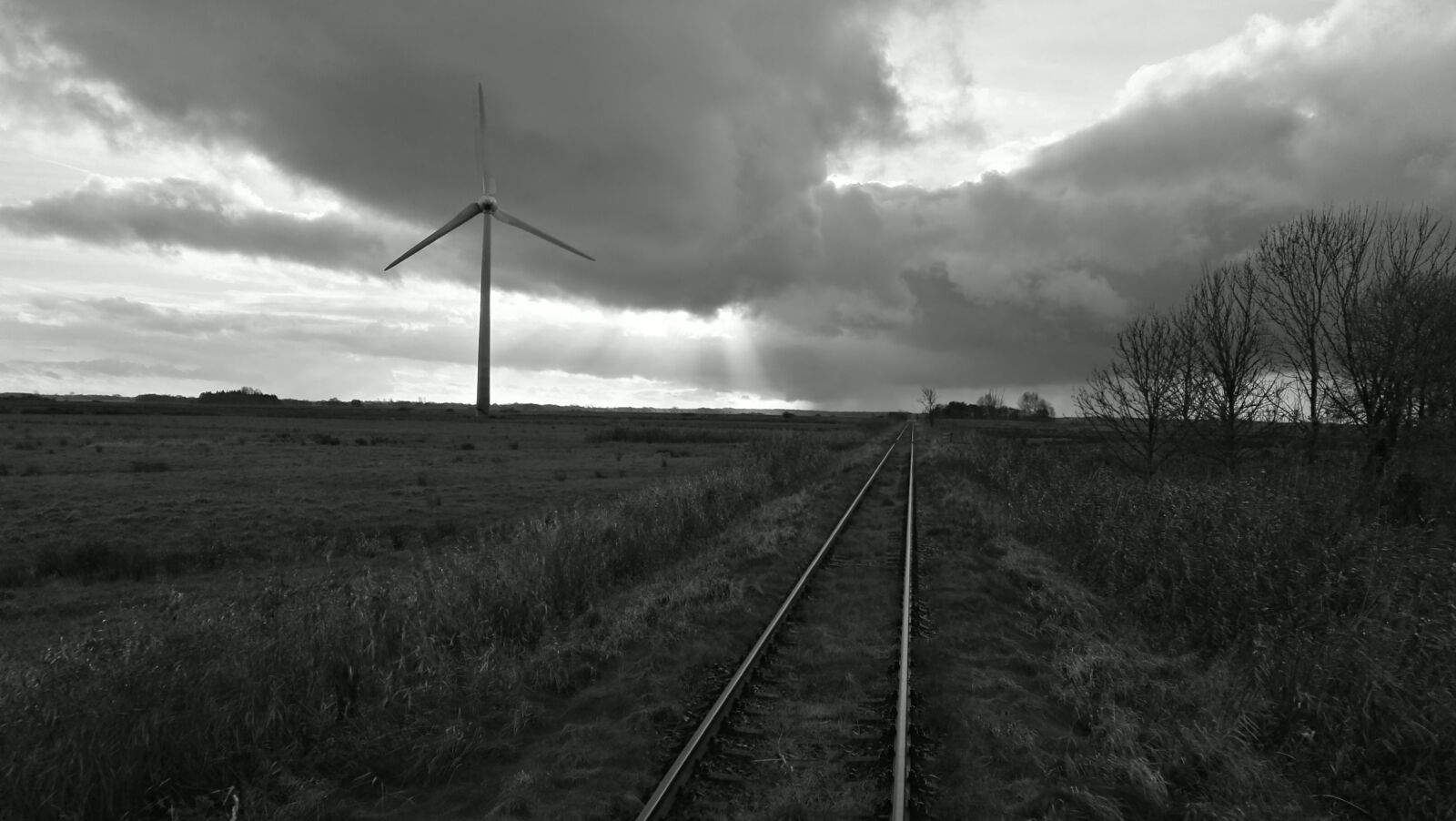 HUAWEI GRA-L09 sample photo. Railroad track, pinwheel, sky photography