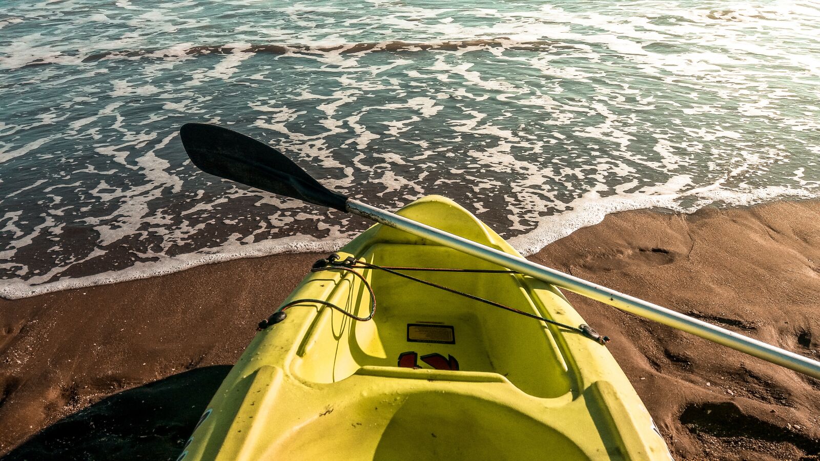 Samsung Galaxy J5(2016) sample photo. Kayak, sea, sand photography