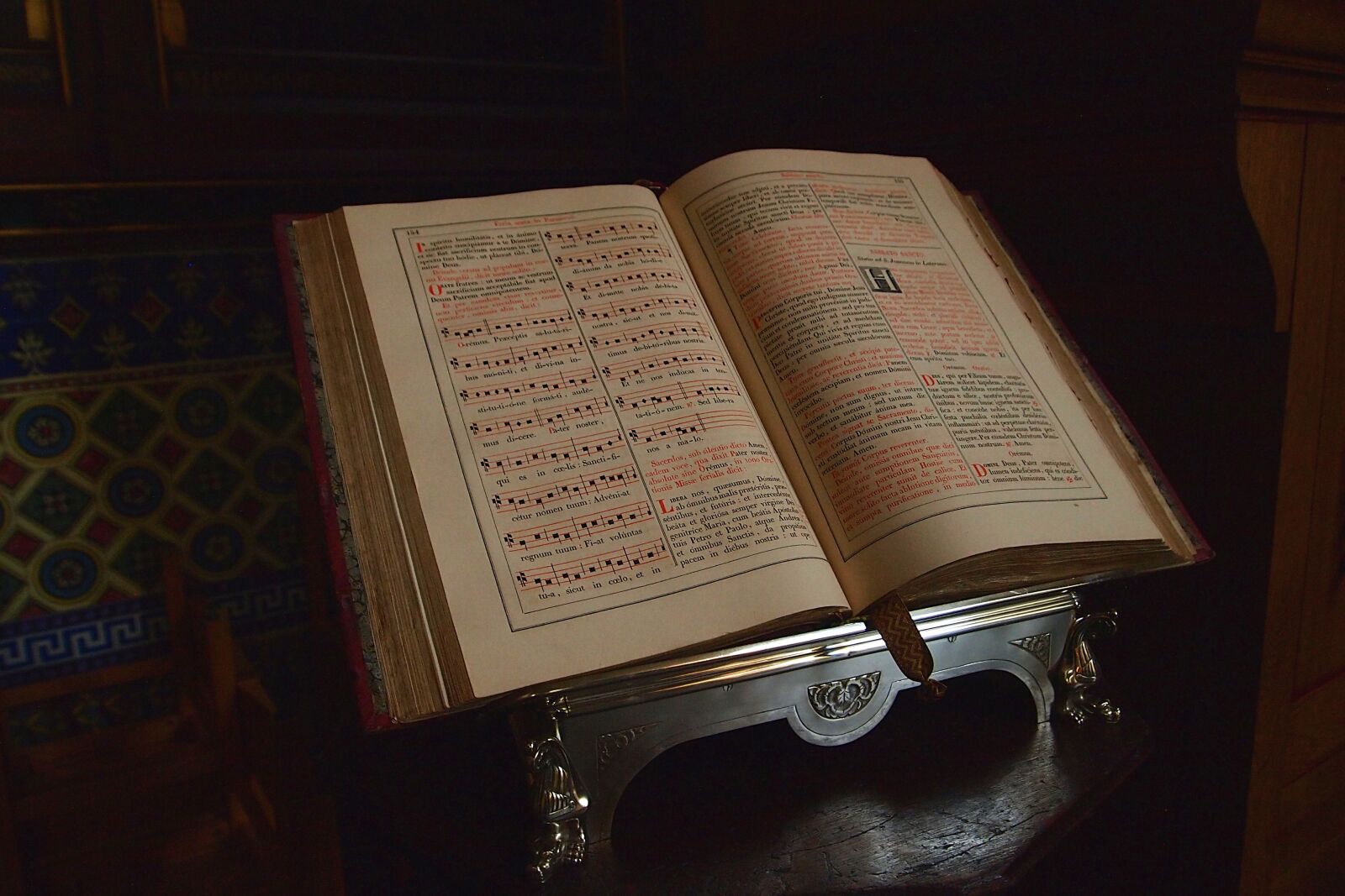 Olympus PEN E-PL1 sample photo. Bible, book, gregorian photography
