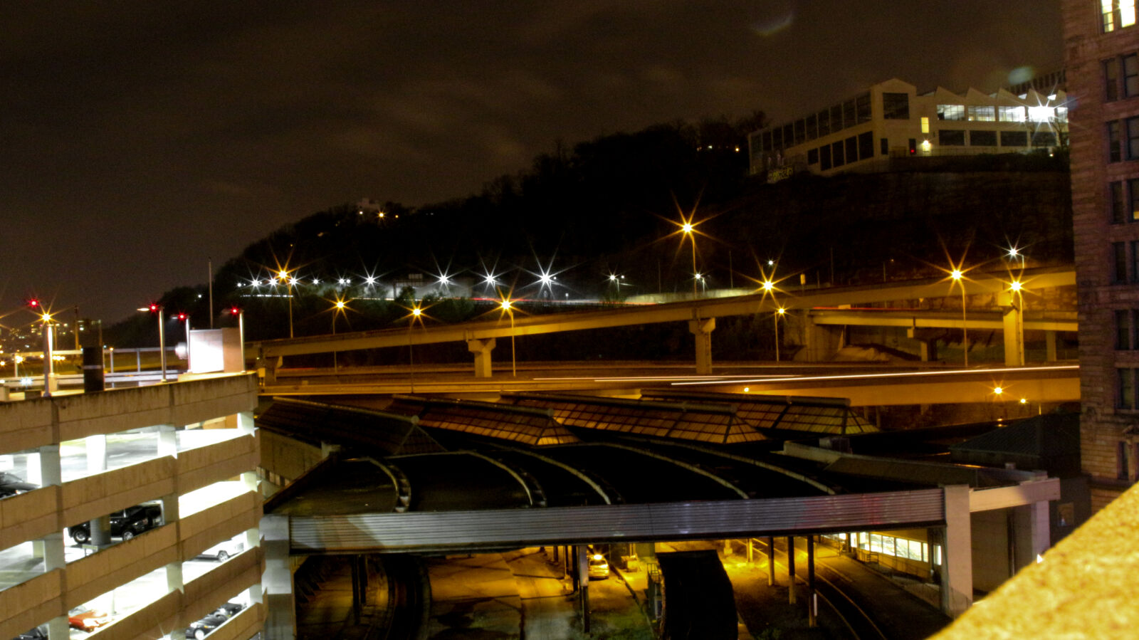 Canon EOS 700D (EOS Rebel T5i / EOS Kiss X7i) sample photo. Cars, city, dark, highway photography