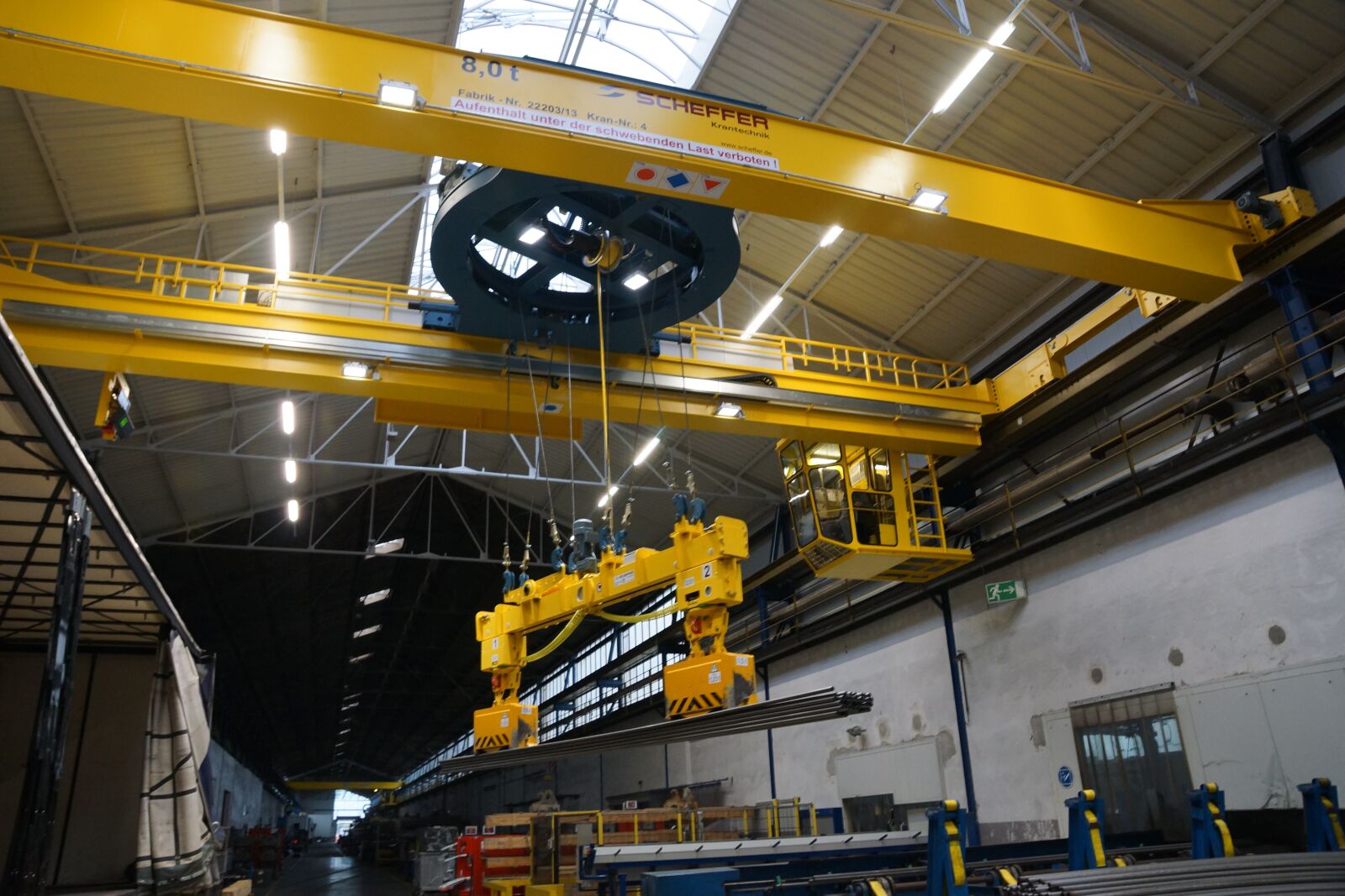 Sony DT 16-50mm F2.8 SSM sample photo. Crane, lathe tools, magnetic photography